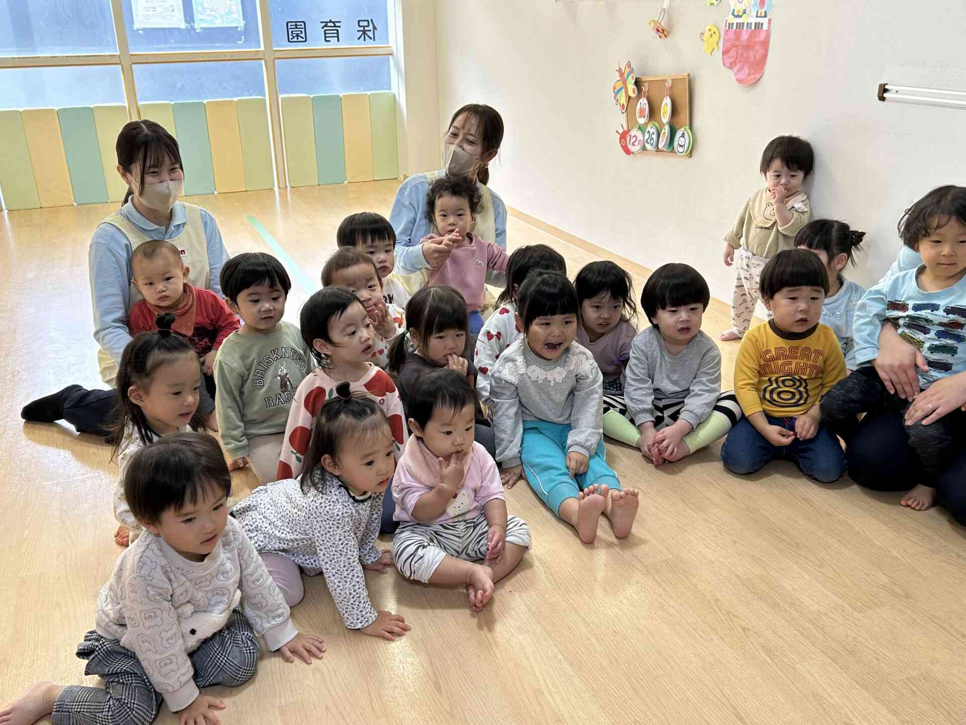 音楽っていいですね・・・。みんな真剣です。