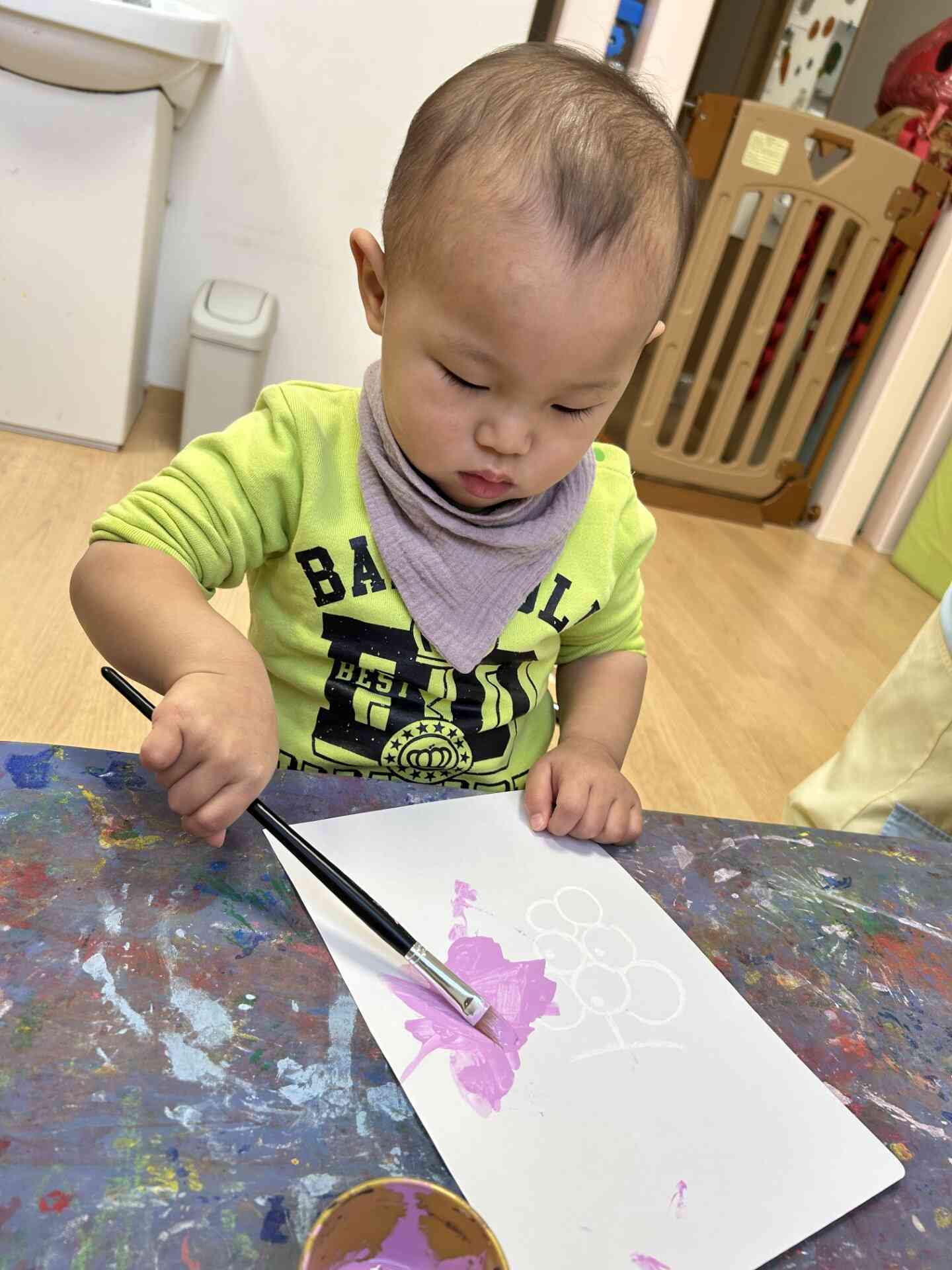 ぶどうマークの紫色をぬりぬり