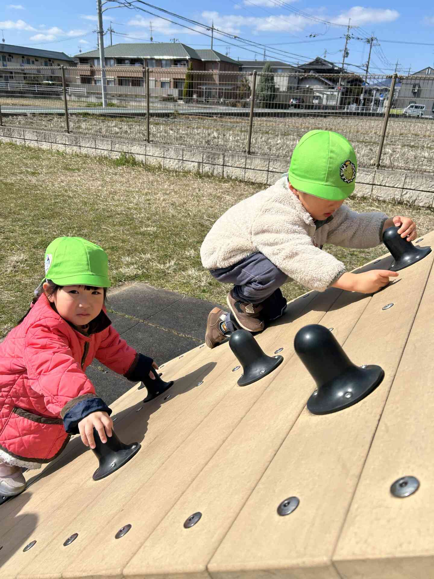 クライミング友だちといっしょにできるようになったよ。