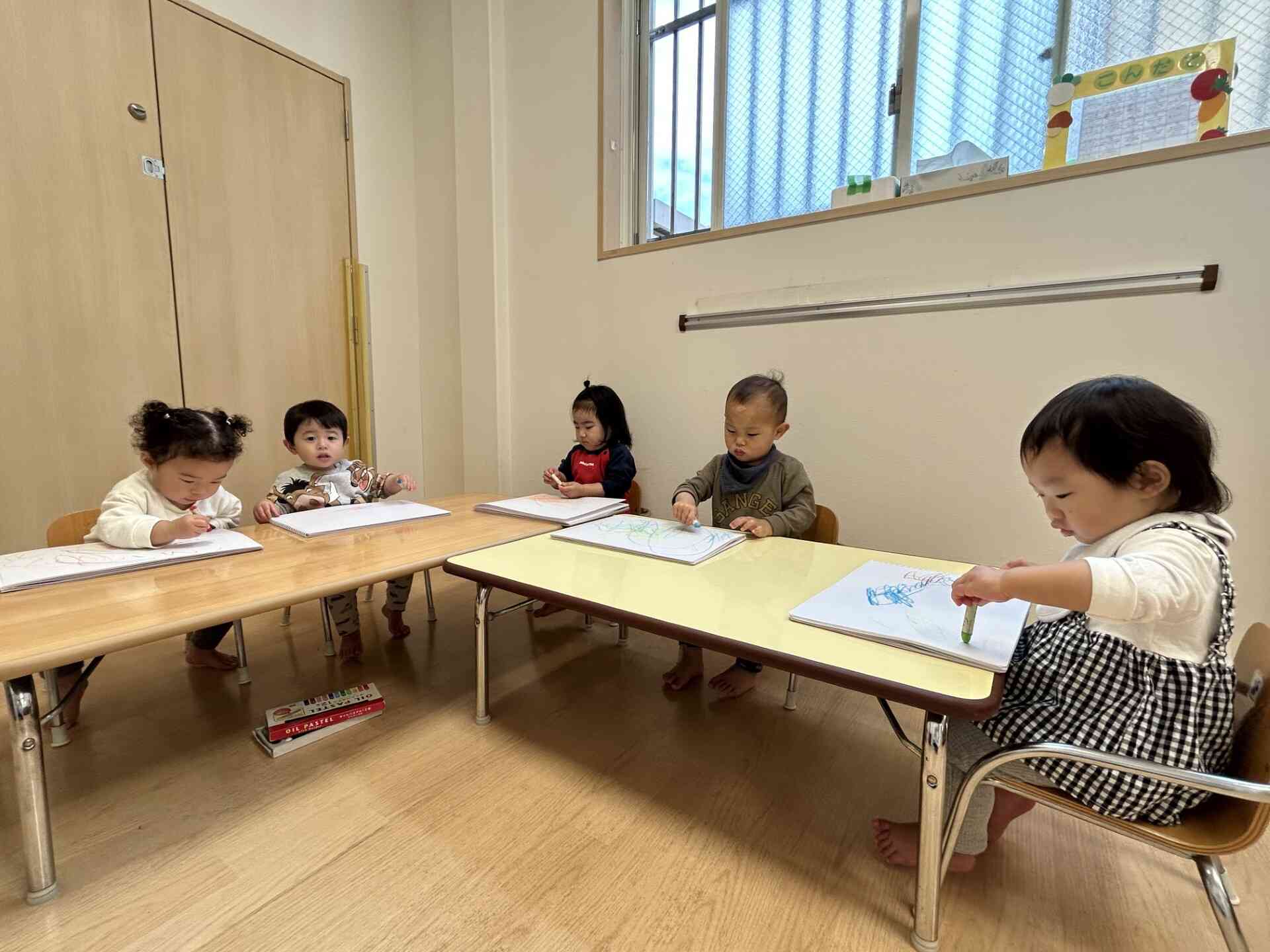 お絵描き〜０歳児〜