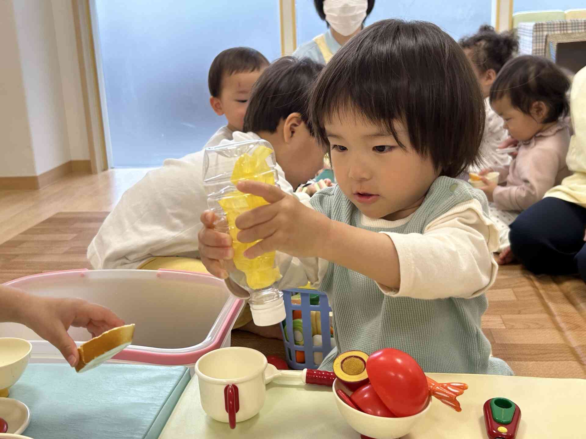 たくさんジュースを入れるよ〜