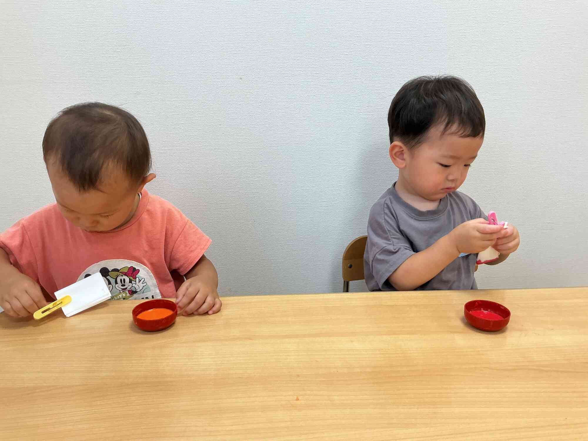 「これ」「あか」と言い選びました。