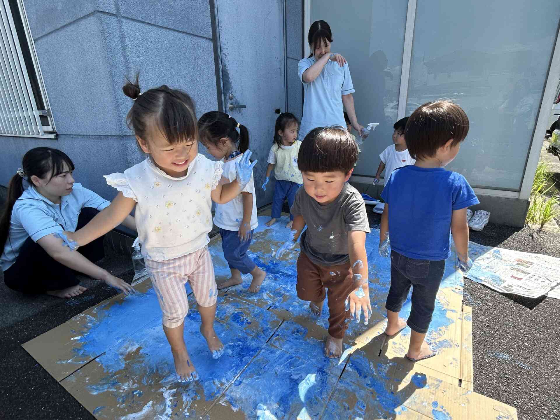 ぬたくりあそび〜うさぎ組・あひる組〜