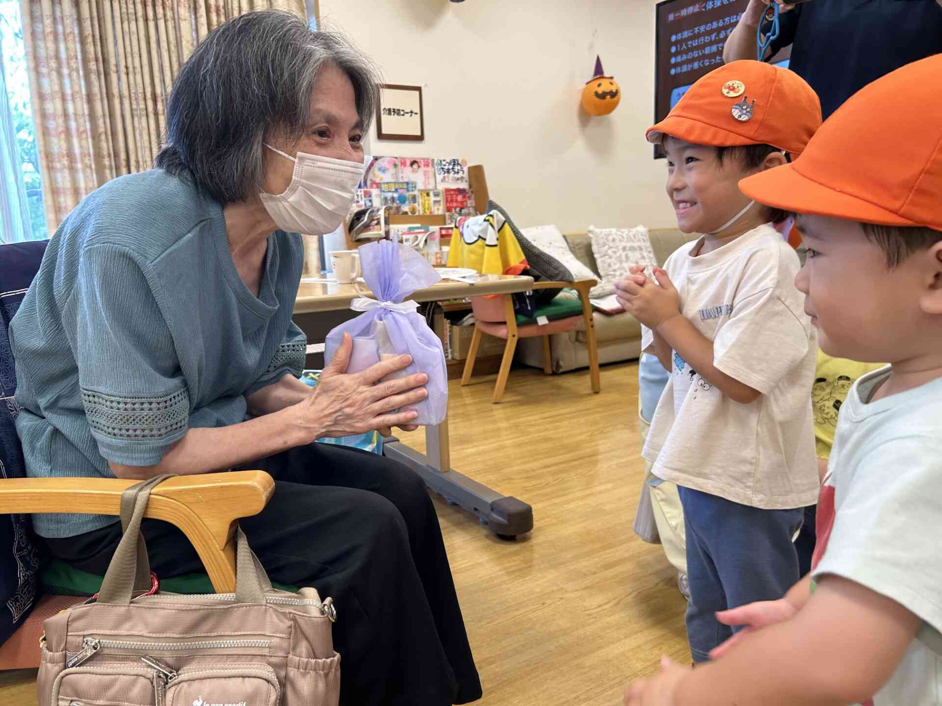 敬老の日の集い～１，２歳児～
