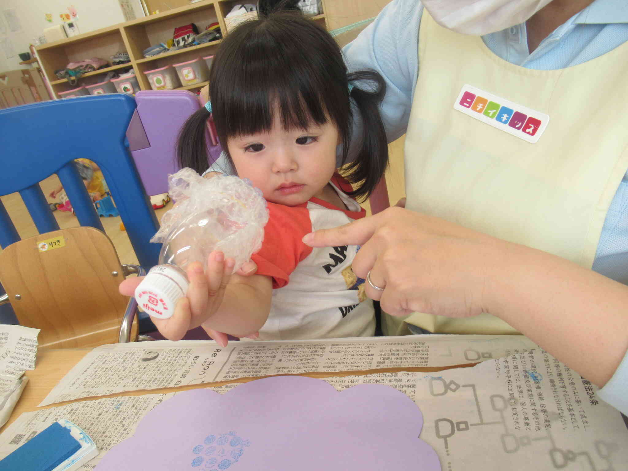 6/4　絵の具でぽんぽん♪