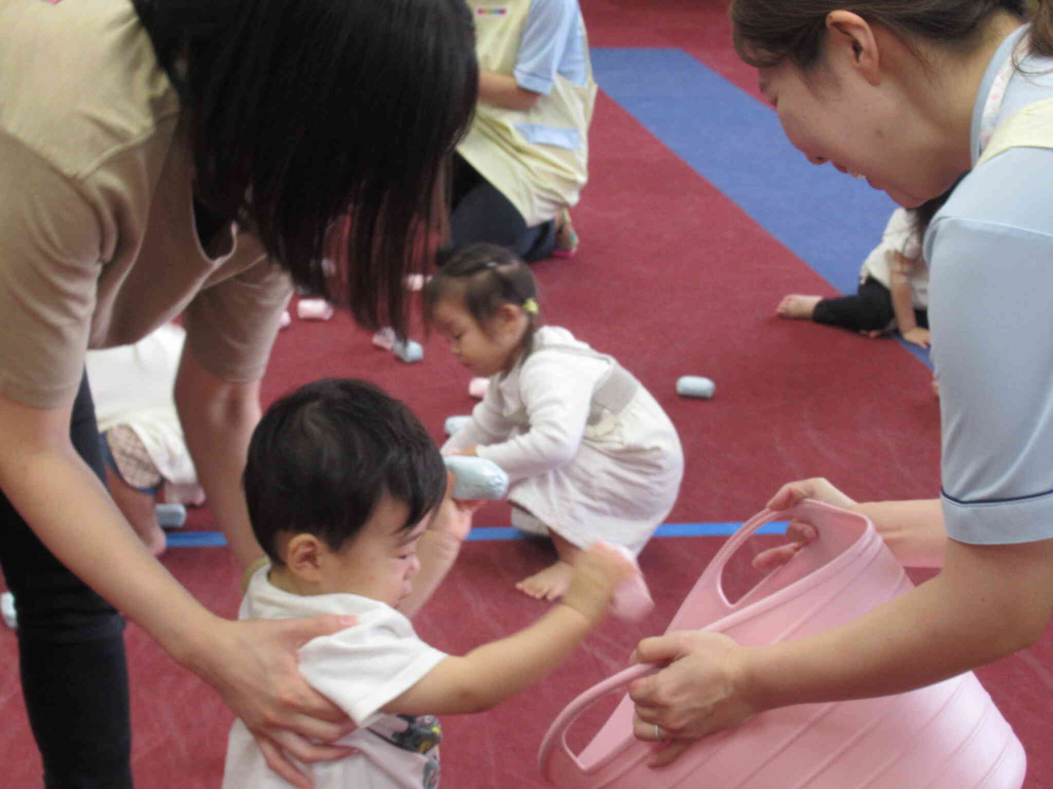 追っかけたまいれ　「せんせいまって～」