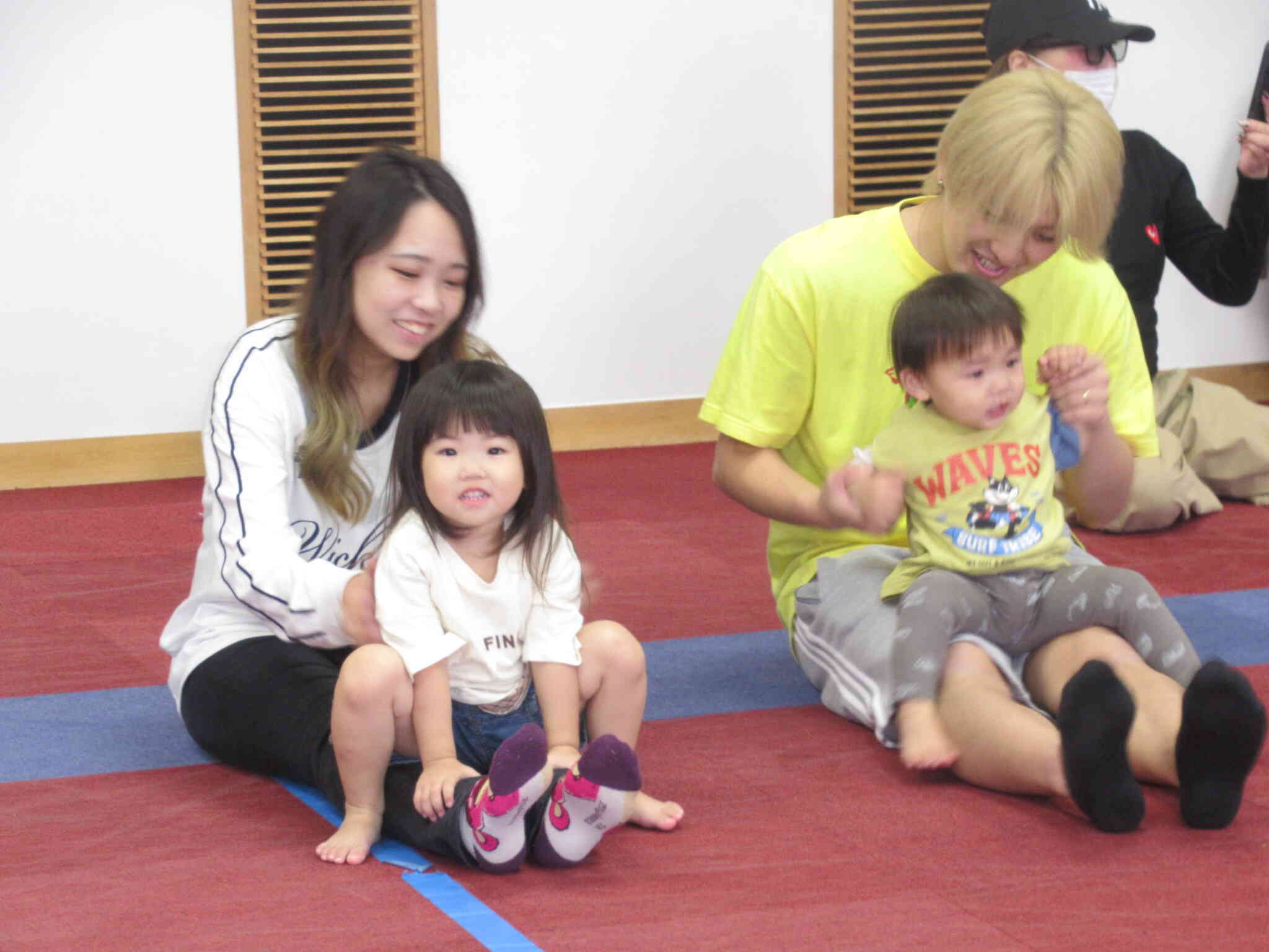 ふれあいあそび「バスにのってＧＯＧＯ！」