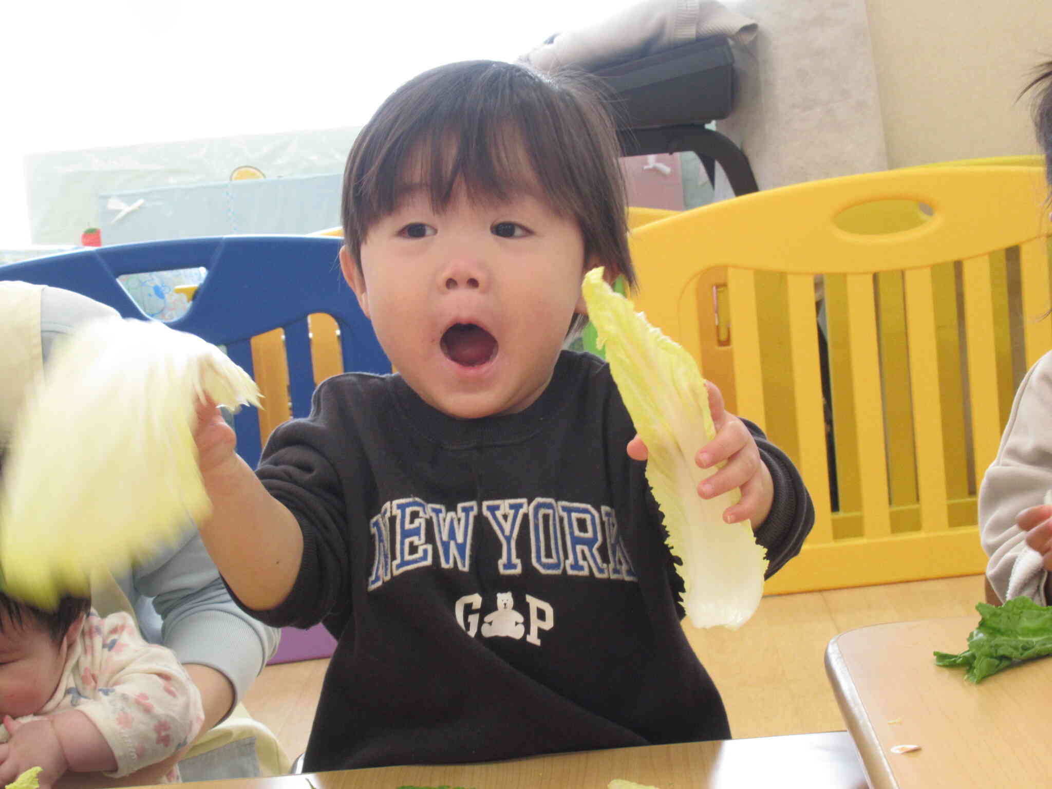 両手に持ってふりふり(^^♪