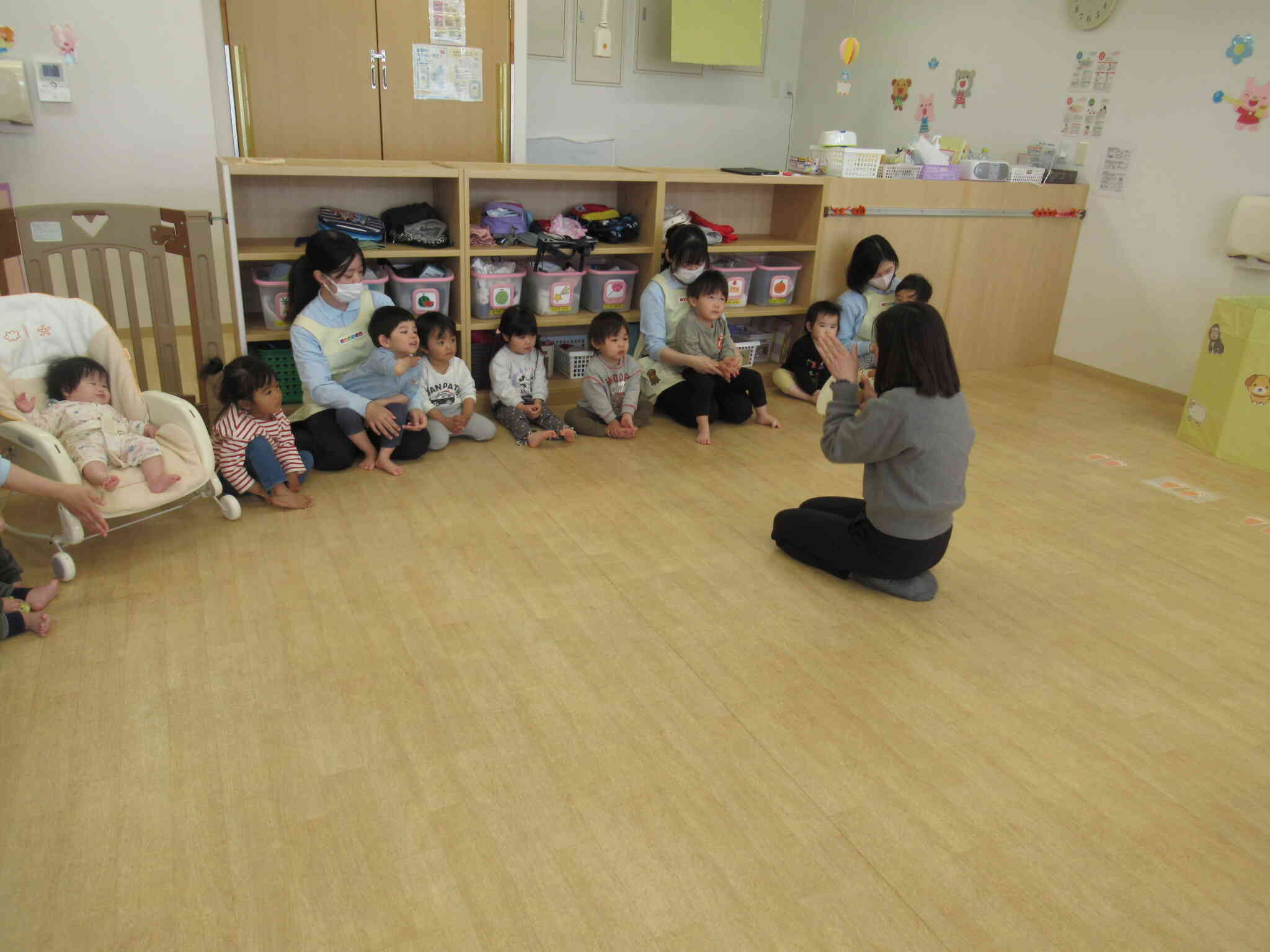 リトミックの時間だよ～(^^♪