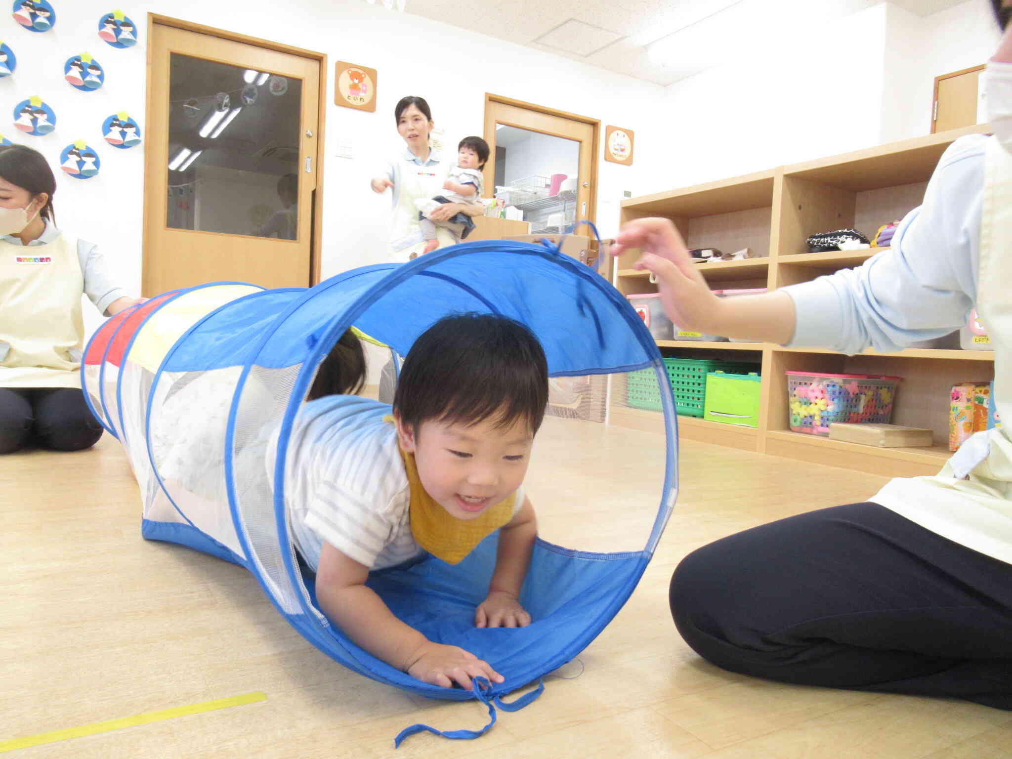 くぐってジャーンプ♪