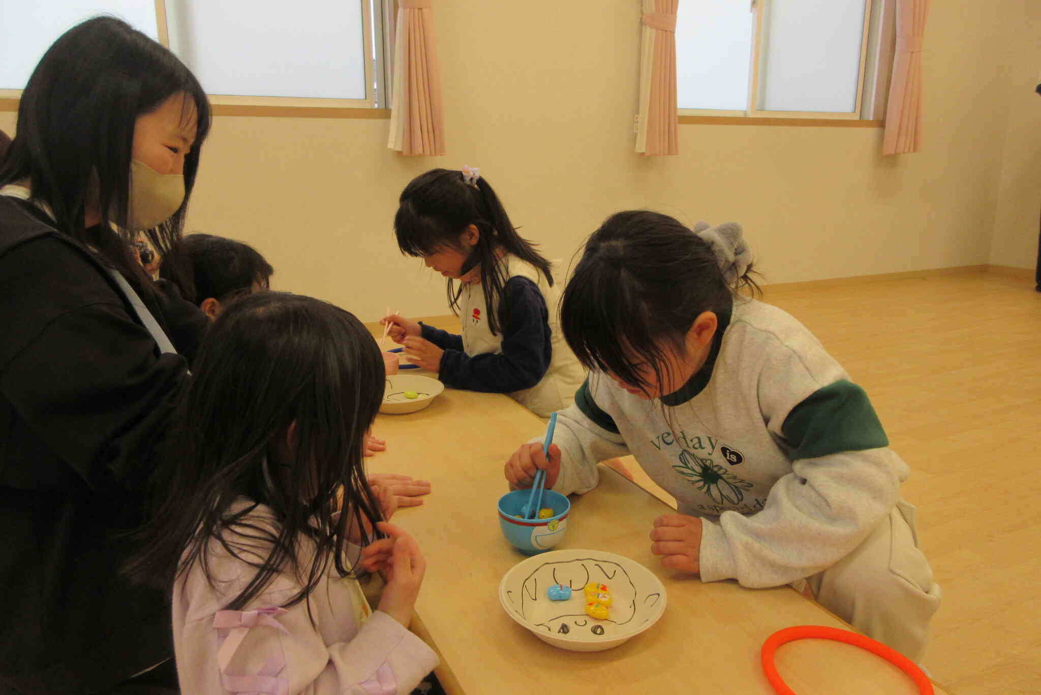 節分行事～豆つかみリレー～