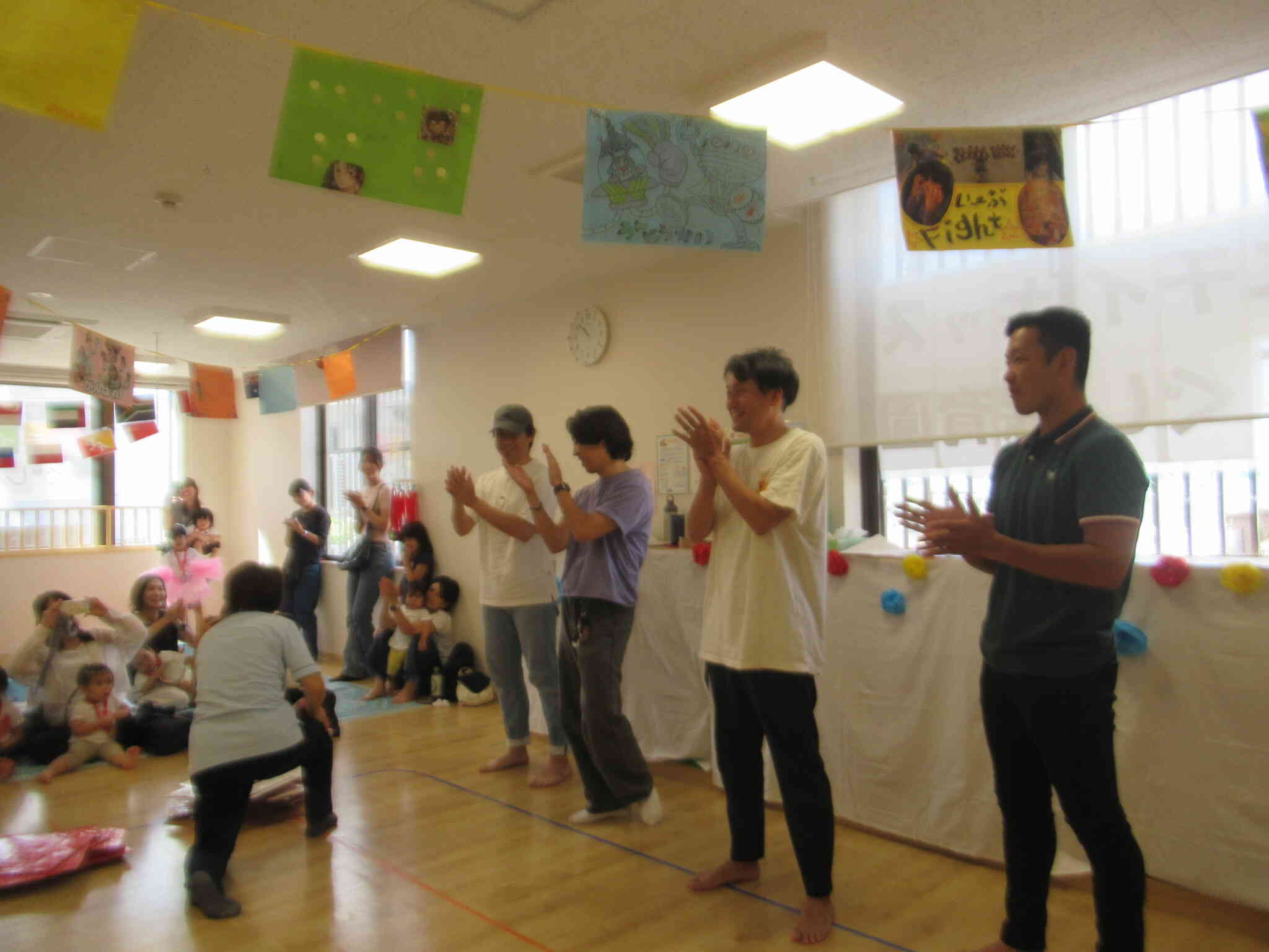 ぐし保育園名物！パパさん紅白パネル対決!!