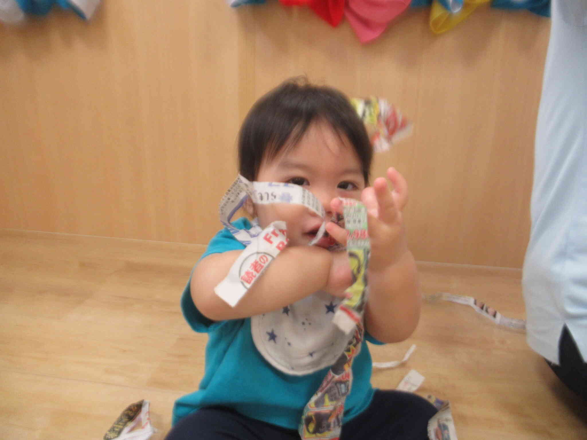 新聞紙シャワー！