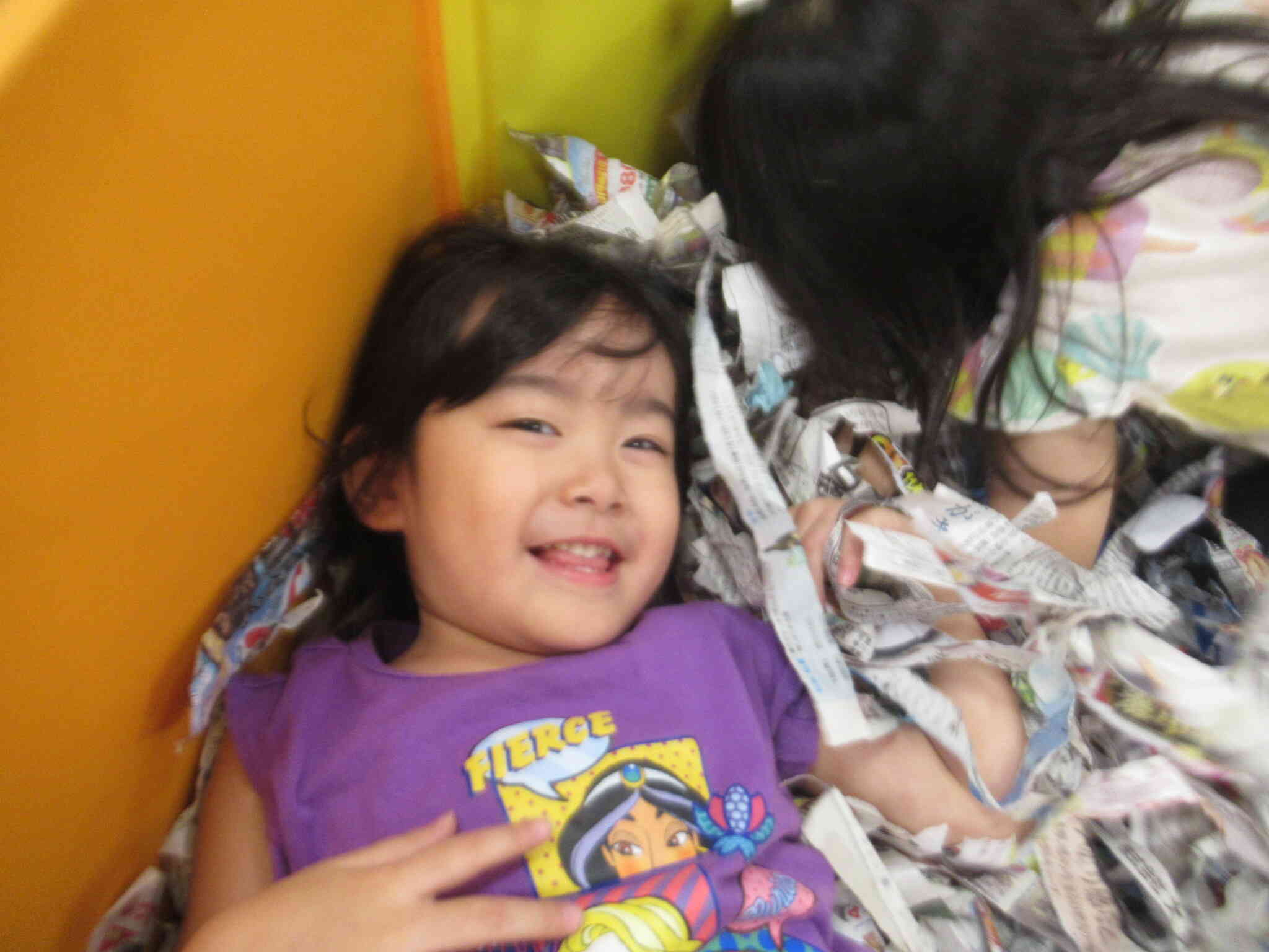 新聞紙プール♪