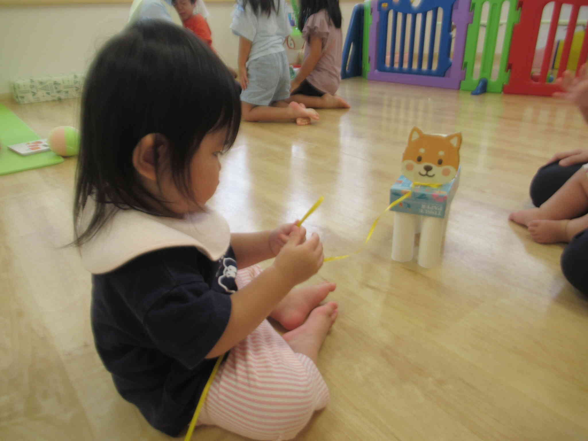 1歳児のお部屋にも遊びに行ったよ！