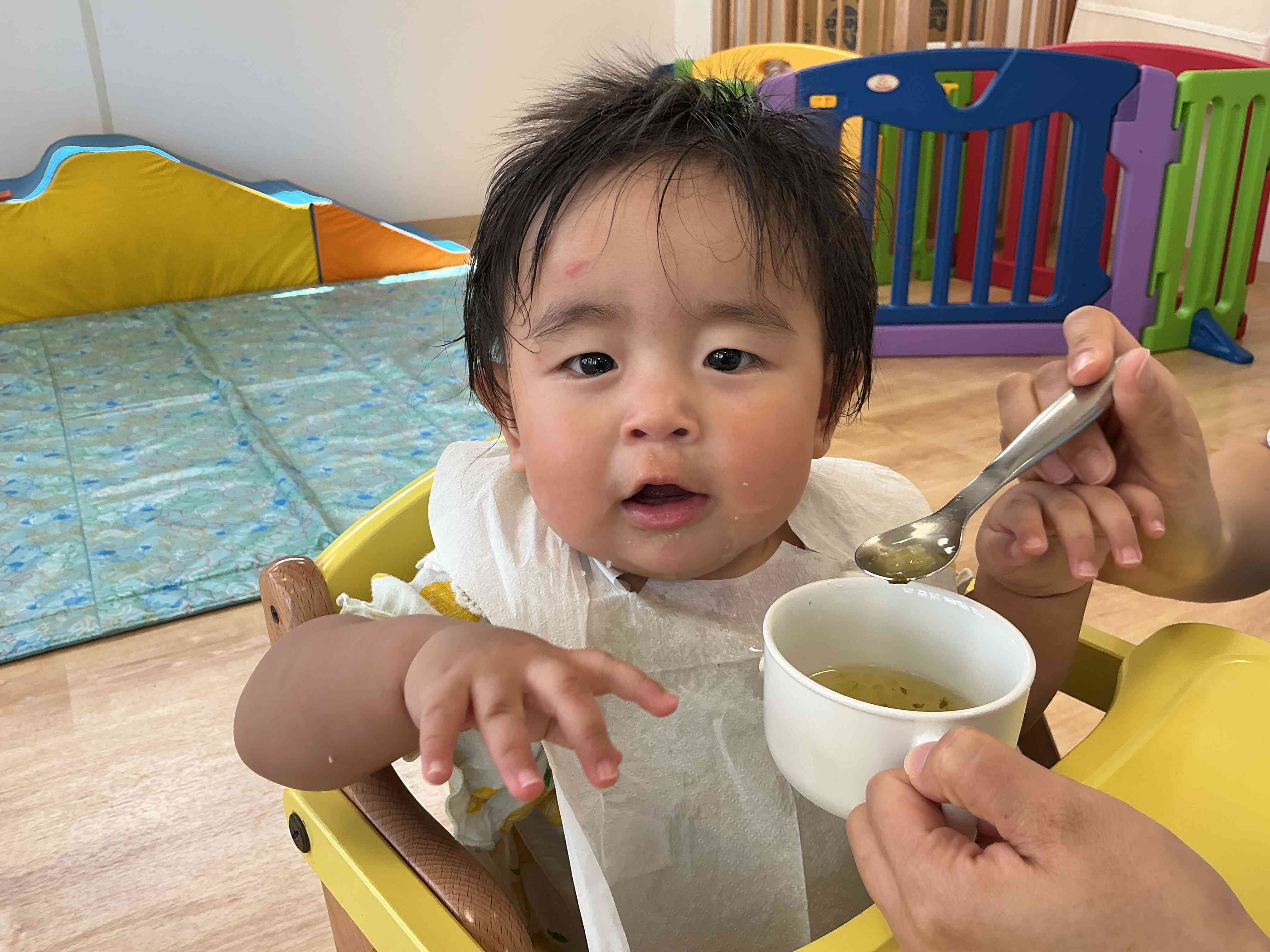 離乳食もモリモリ食べています!