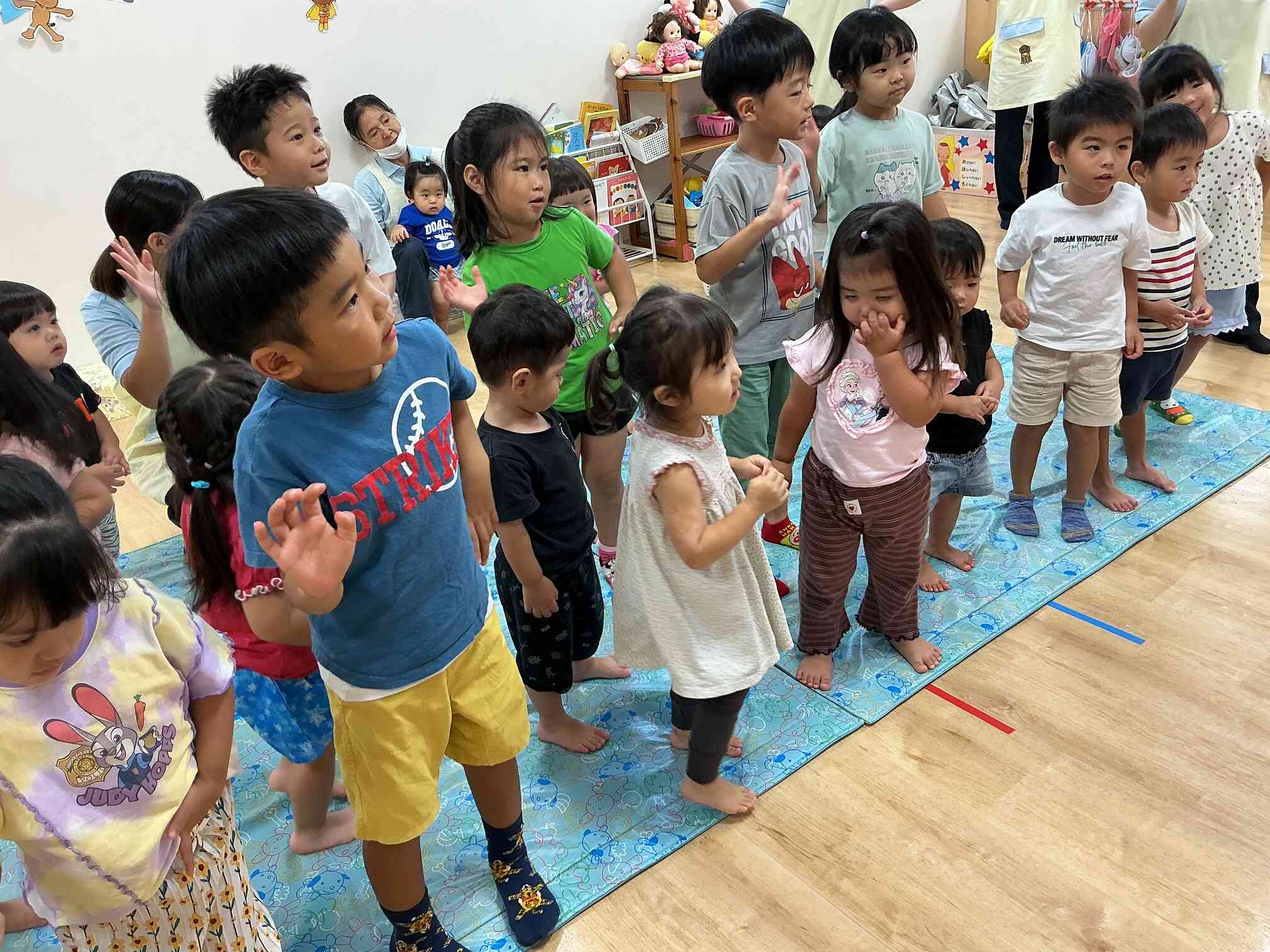 英語のお歌でレッツダンス♪