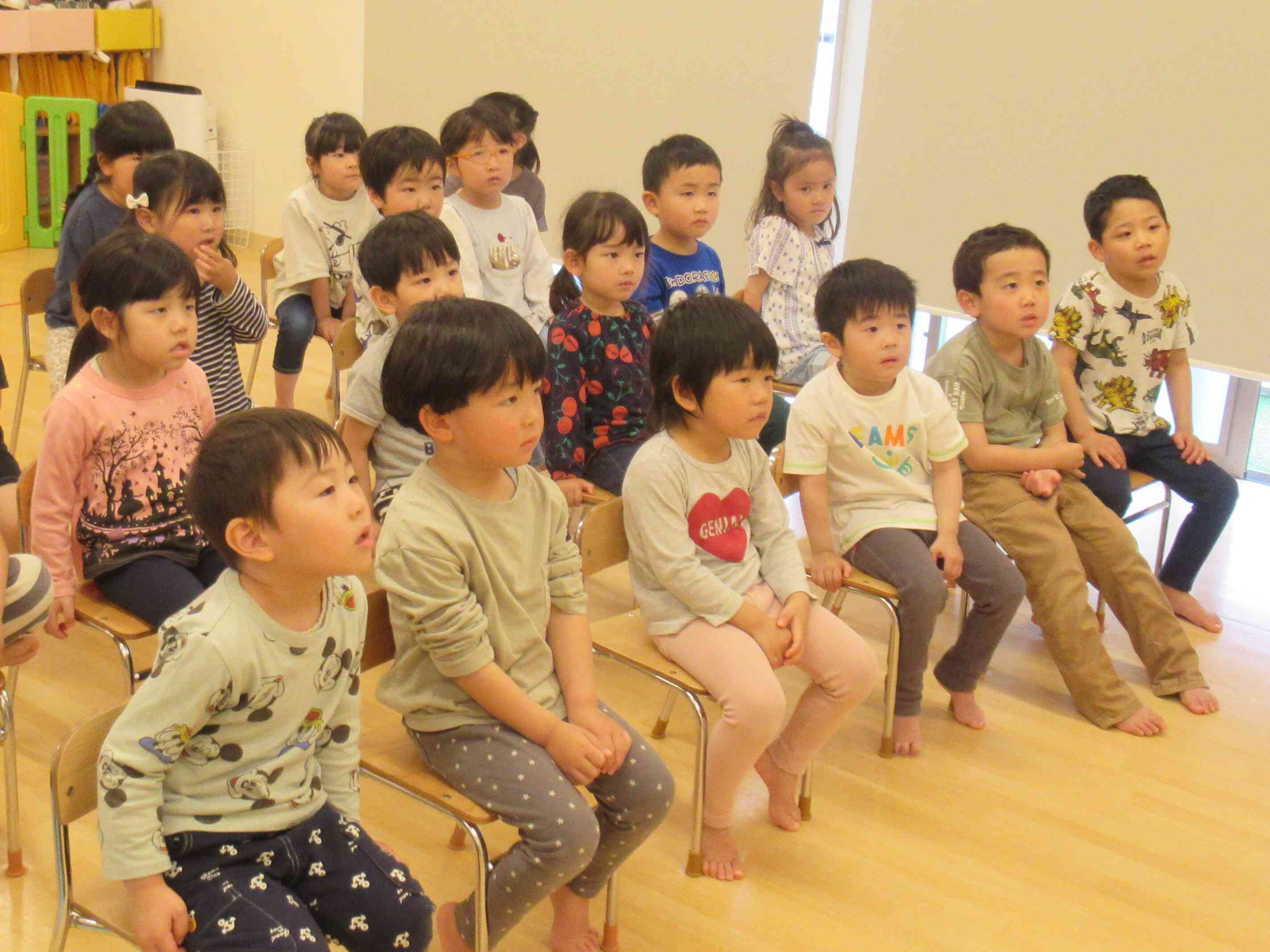 誕生会が終わると、虫歯予防集会が始まりました。