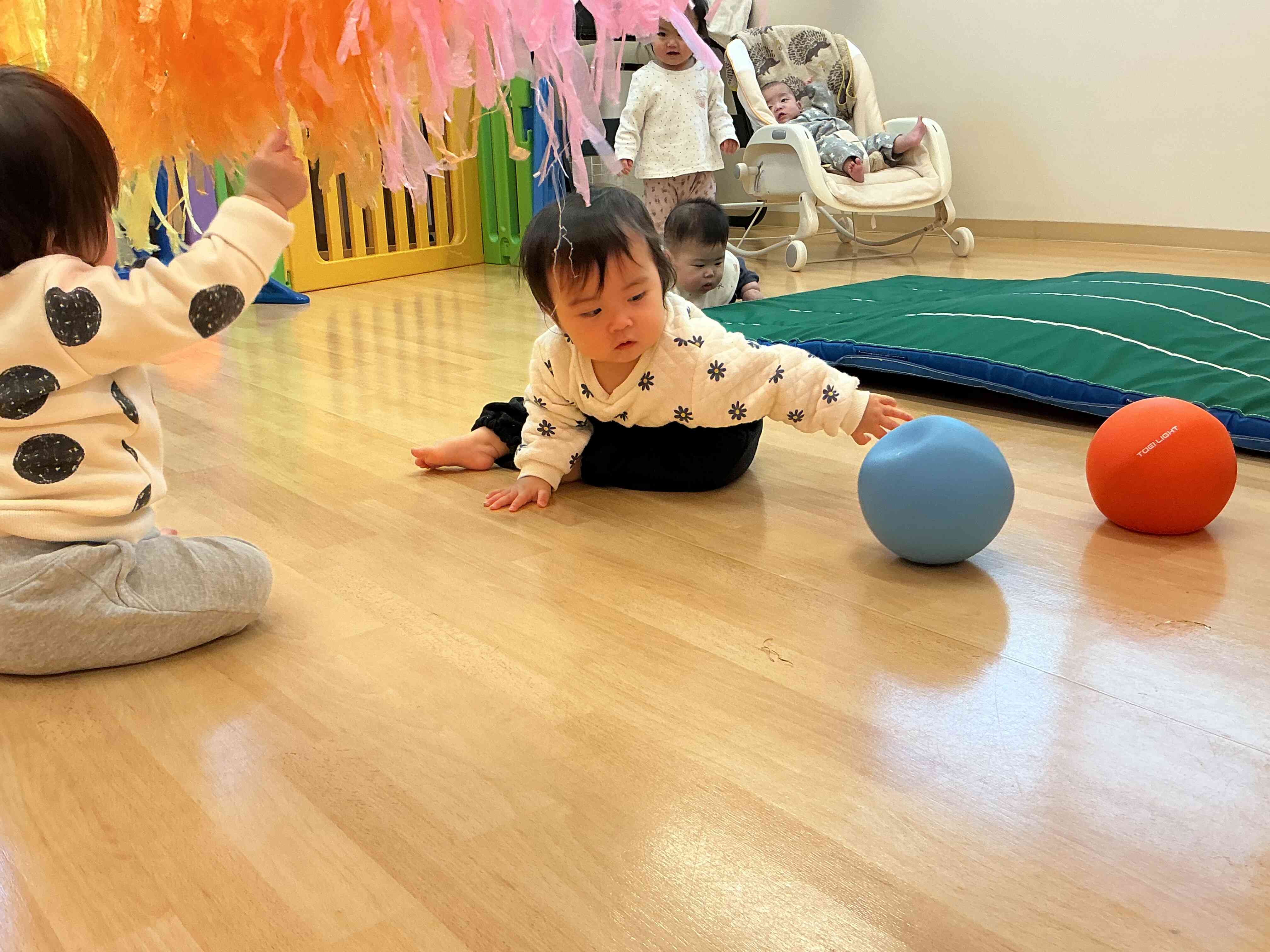 ボールがコロコロ。