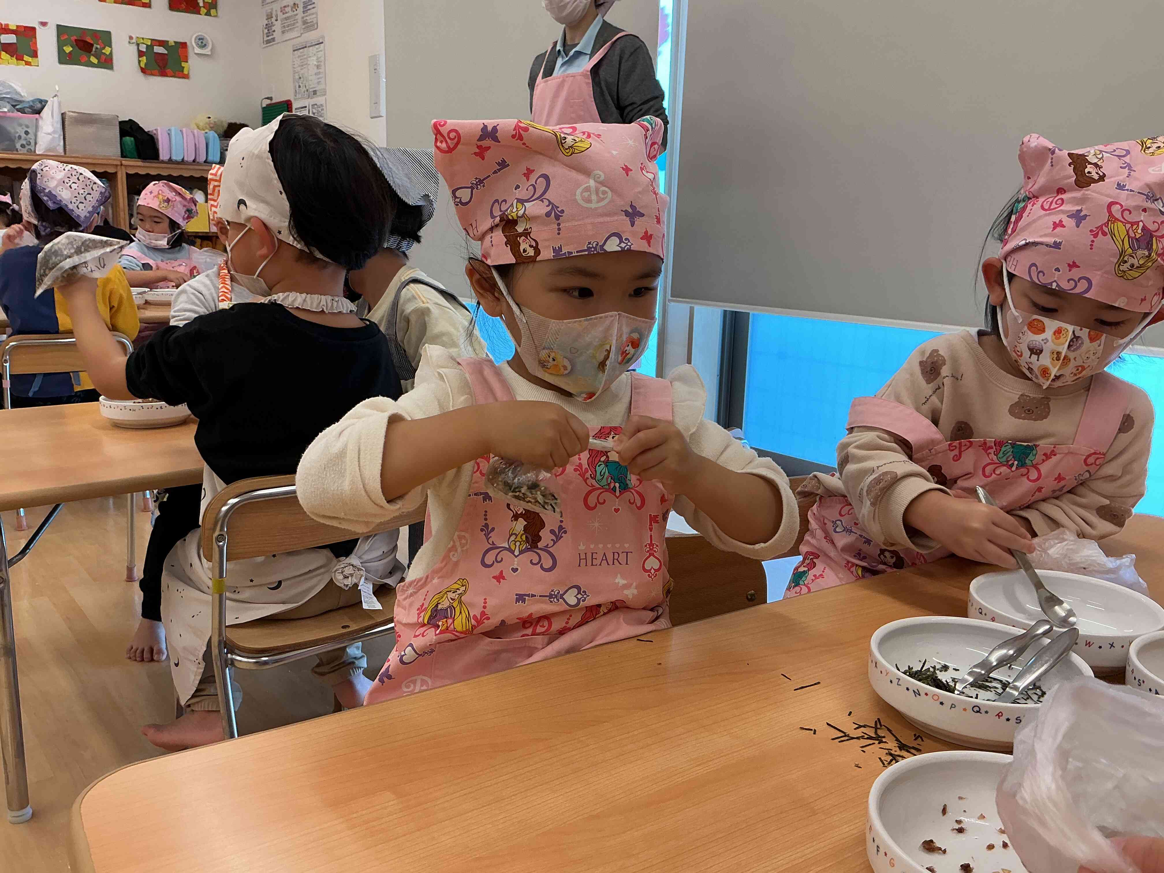 お友だちはどんな食材入れてるのかな。