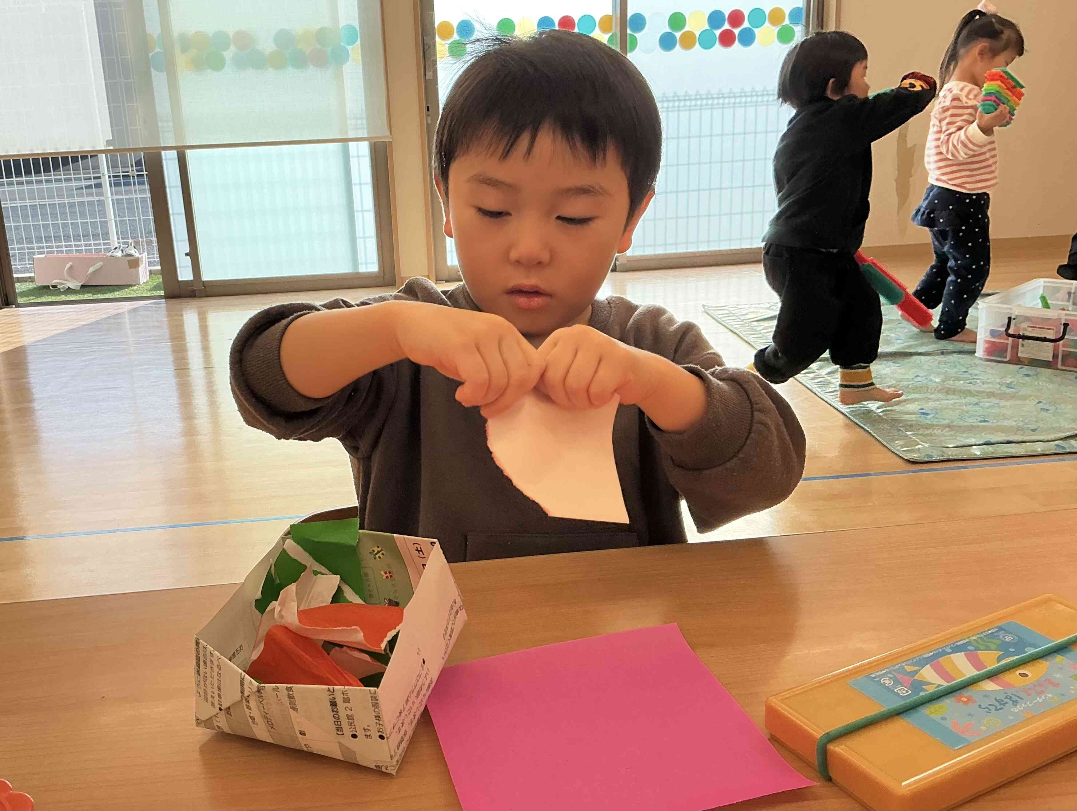 折り紙を破くって難しいね