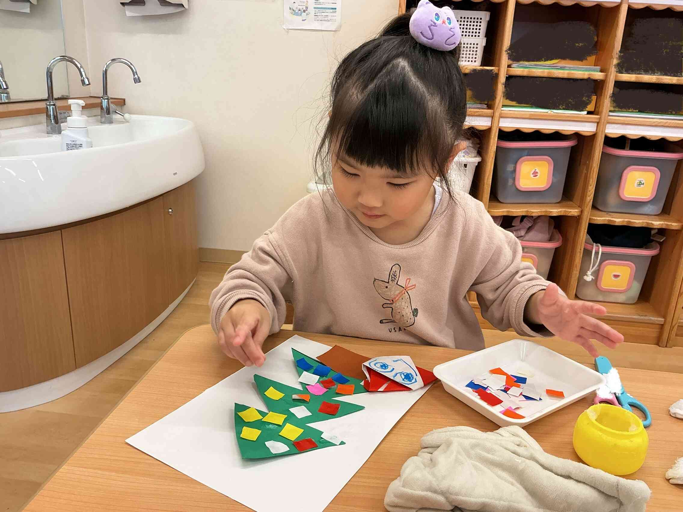 どこに貼ろうかな