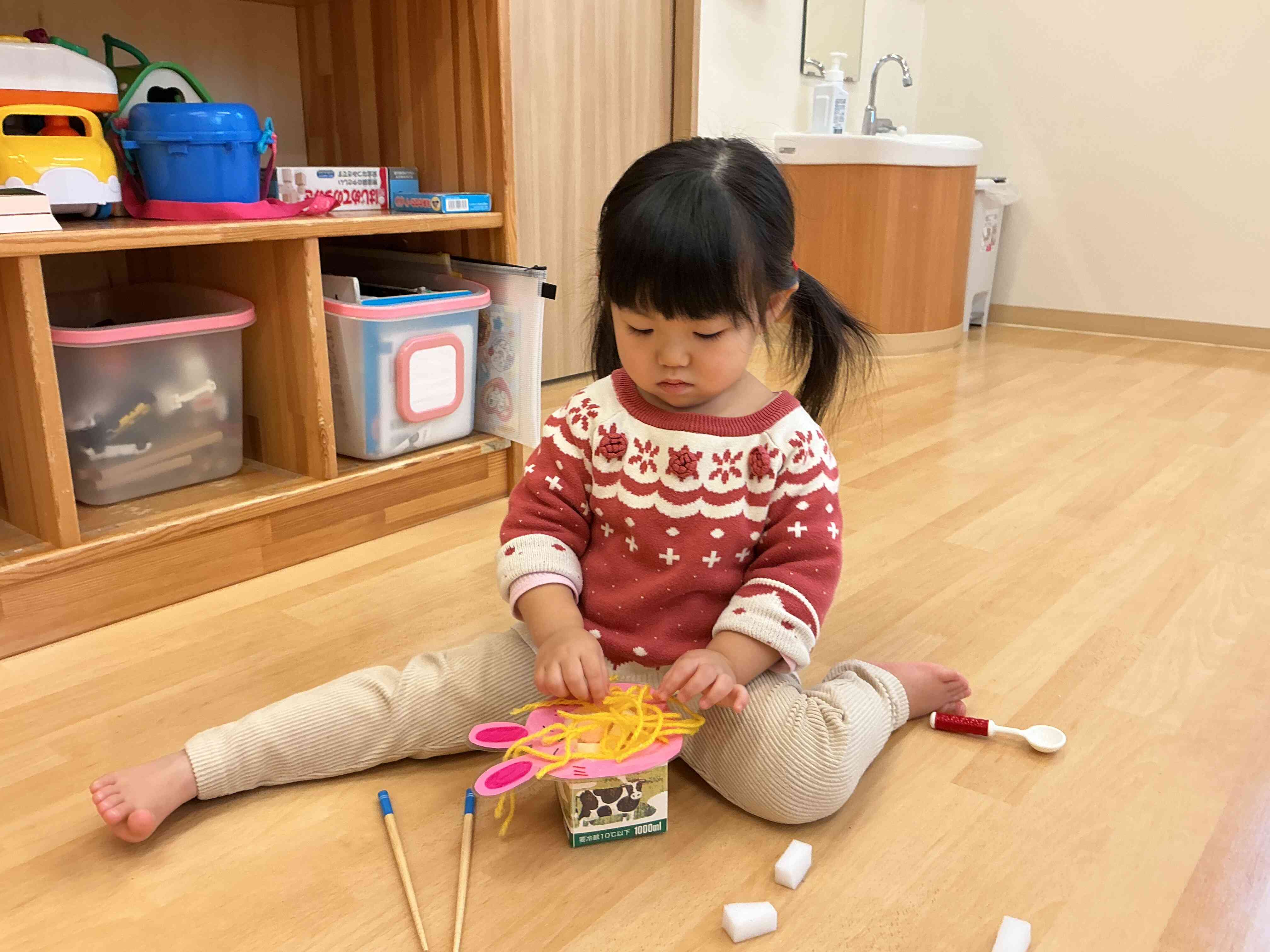 箸,スプーン遊び