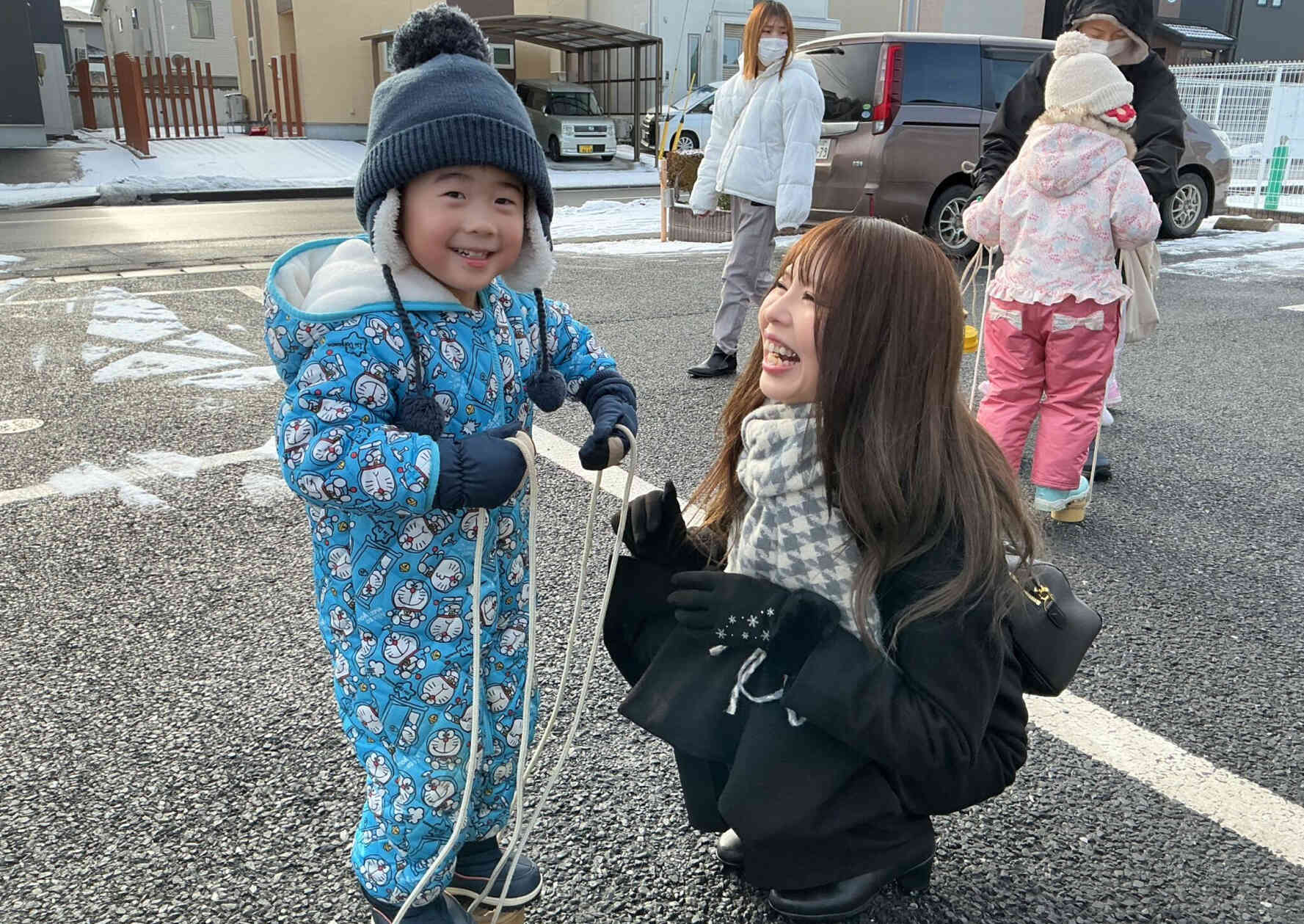 ママと一緒に缶ポックリ。