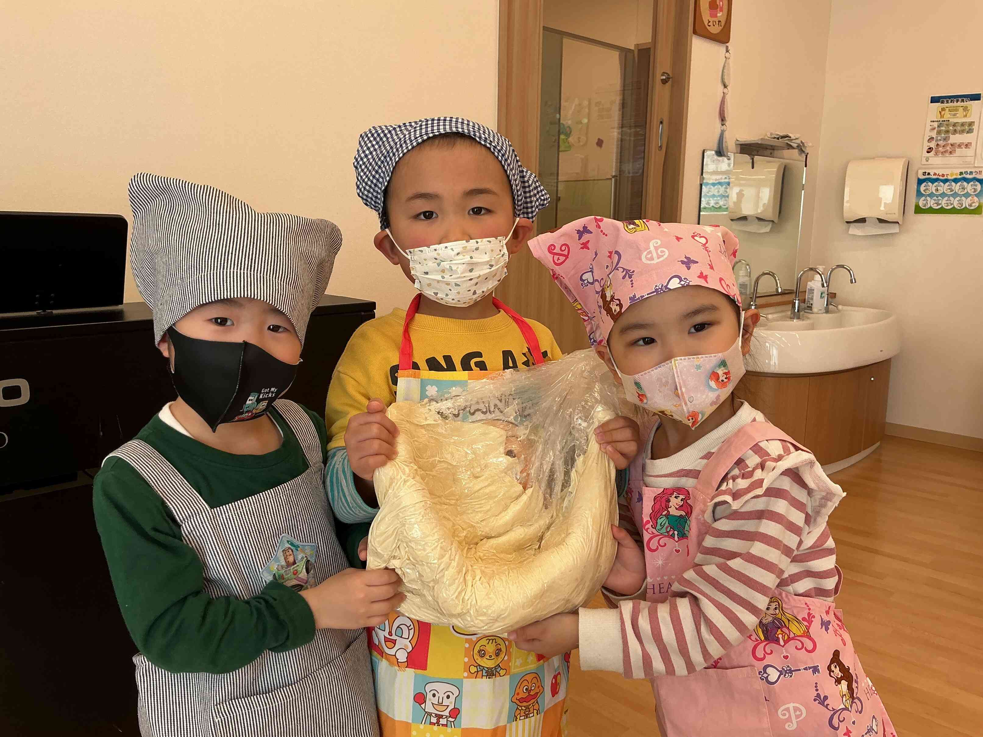 2月の食育集会~うどんを作ろう。~