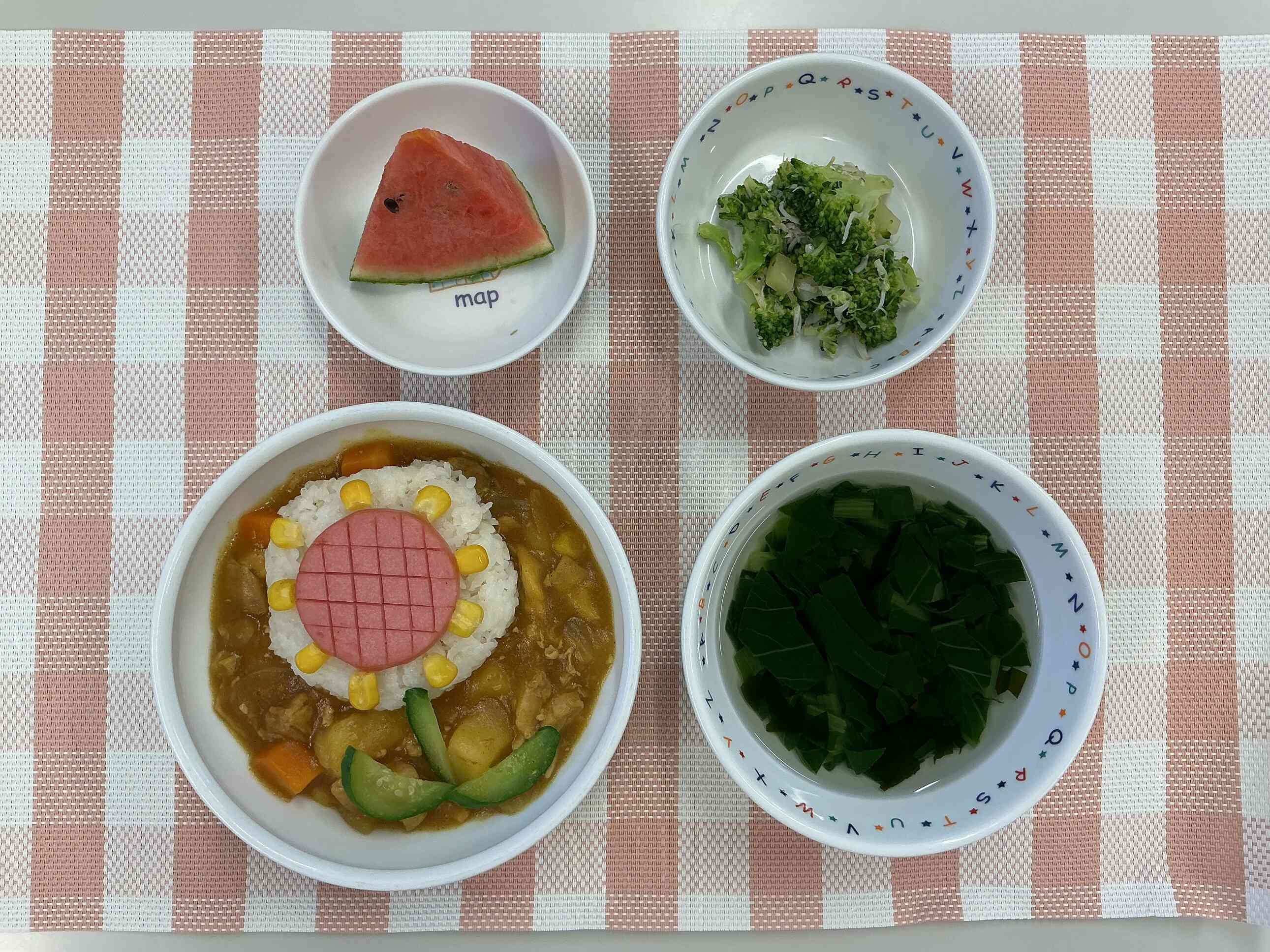 8月28日金曜日　デコレーション給食