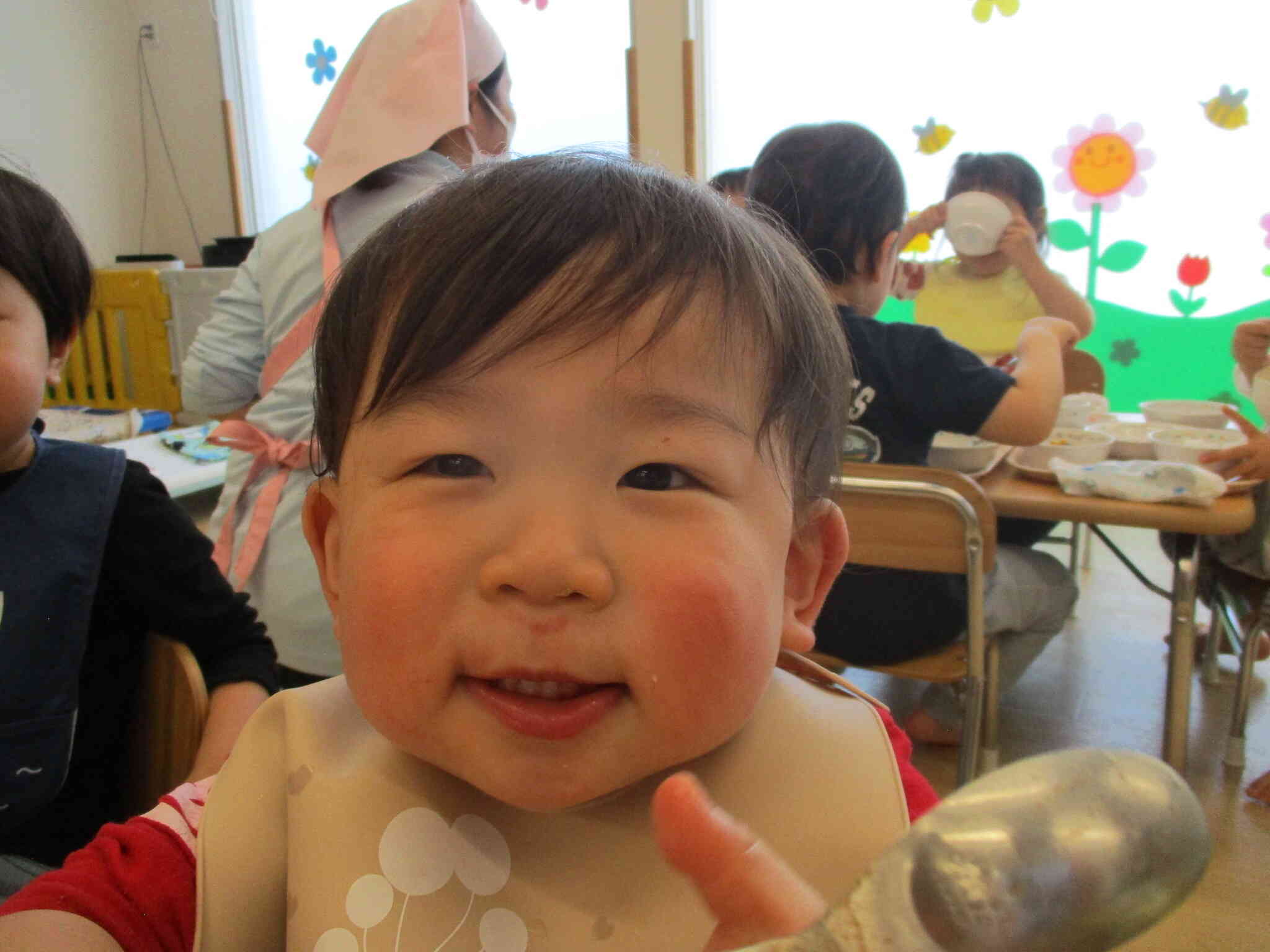 お給食が美味しすぎて、ご満悦な表情をご覧ください！