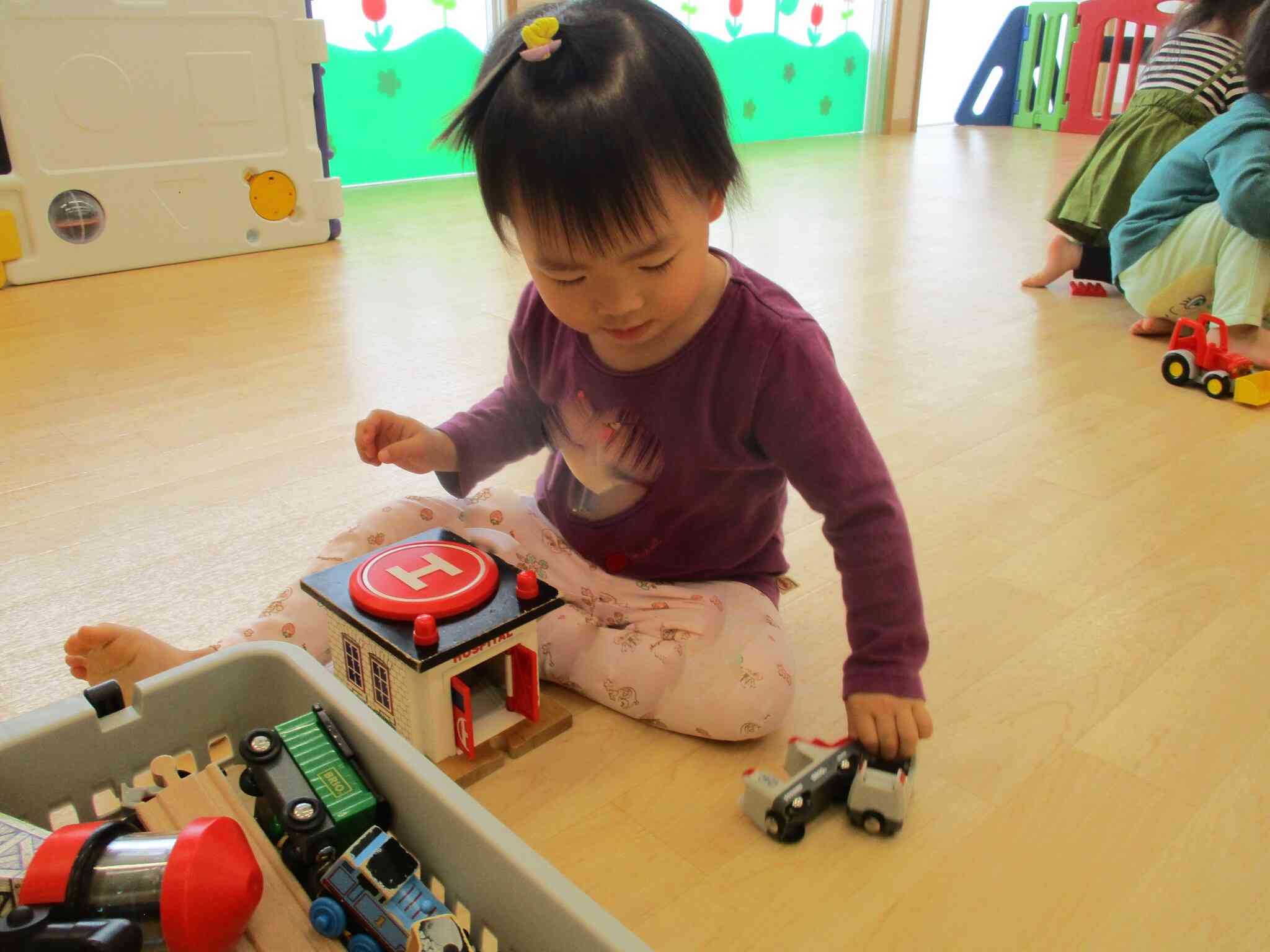 電車走らせて遊ぶよ～！