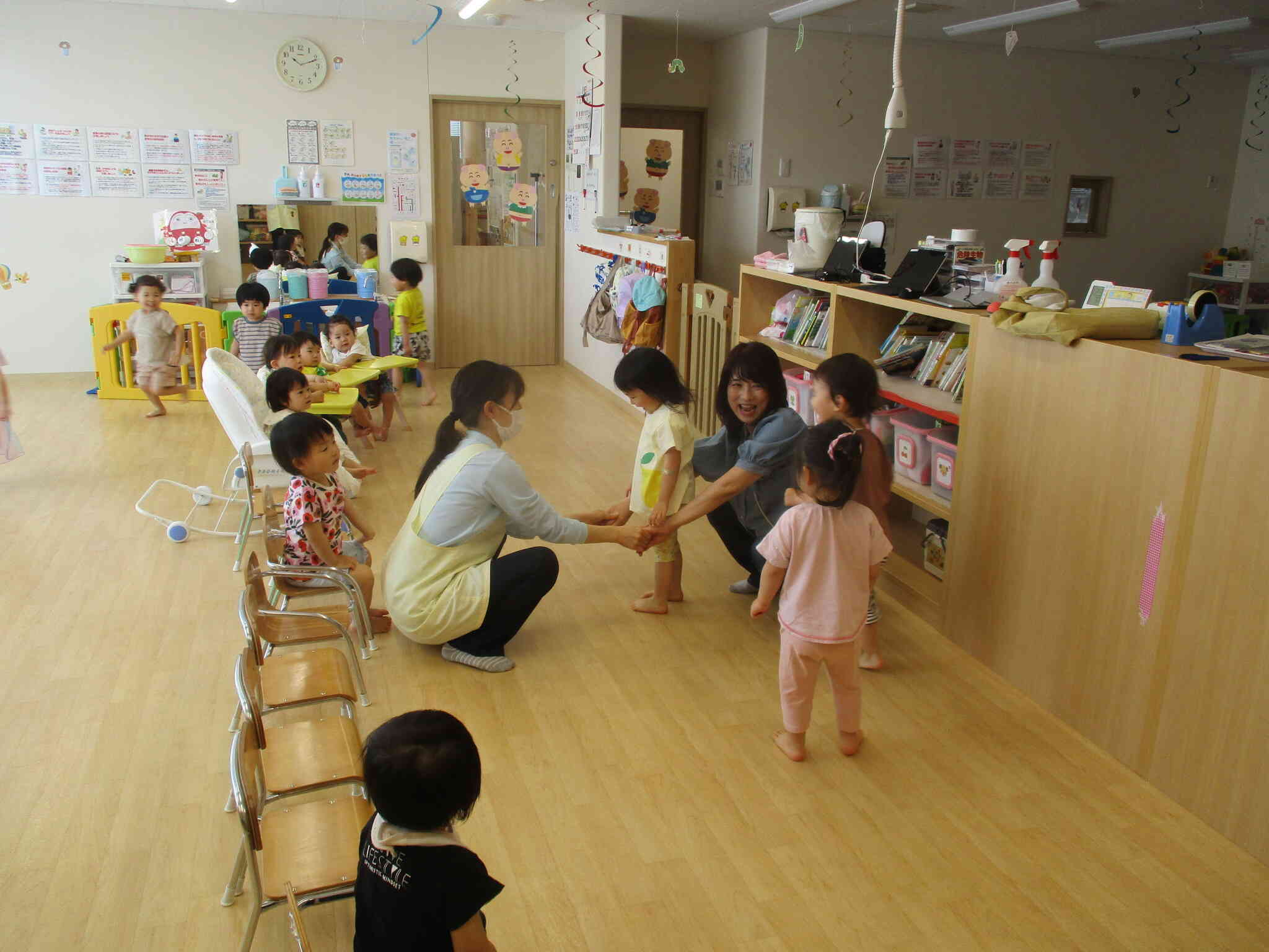 捕まってしまっても子ども達はとっても嬉しそうです。