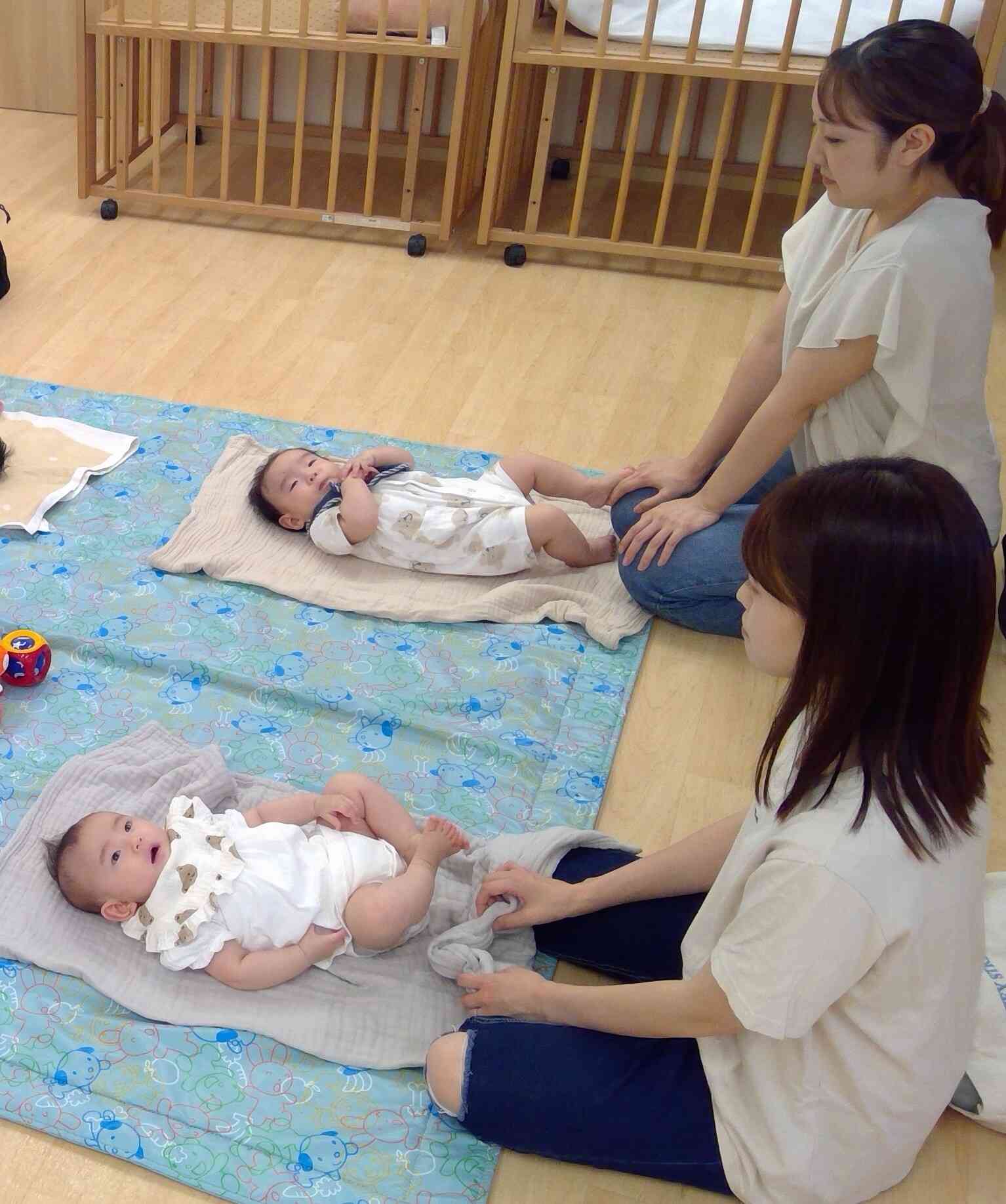 今日はお友だちも一緒だね。いつもと違うな。何が始まるのかな。