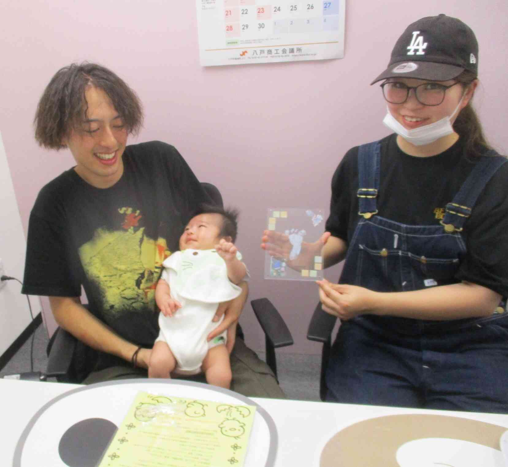 ちっちゃな足をぺったんしたよ