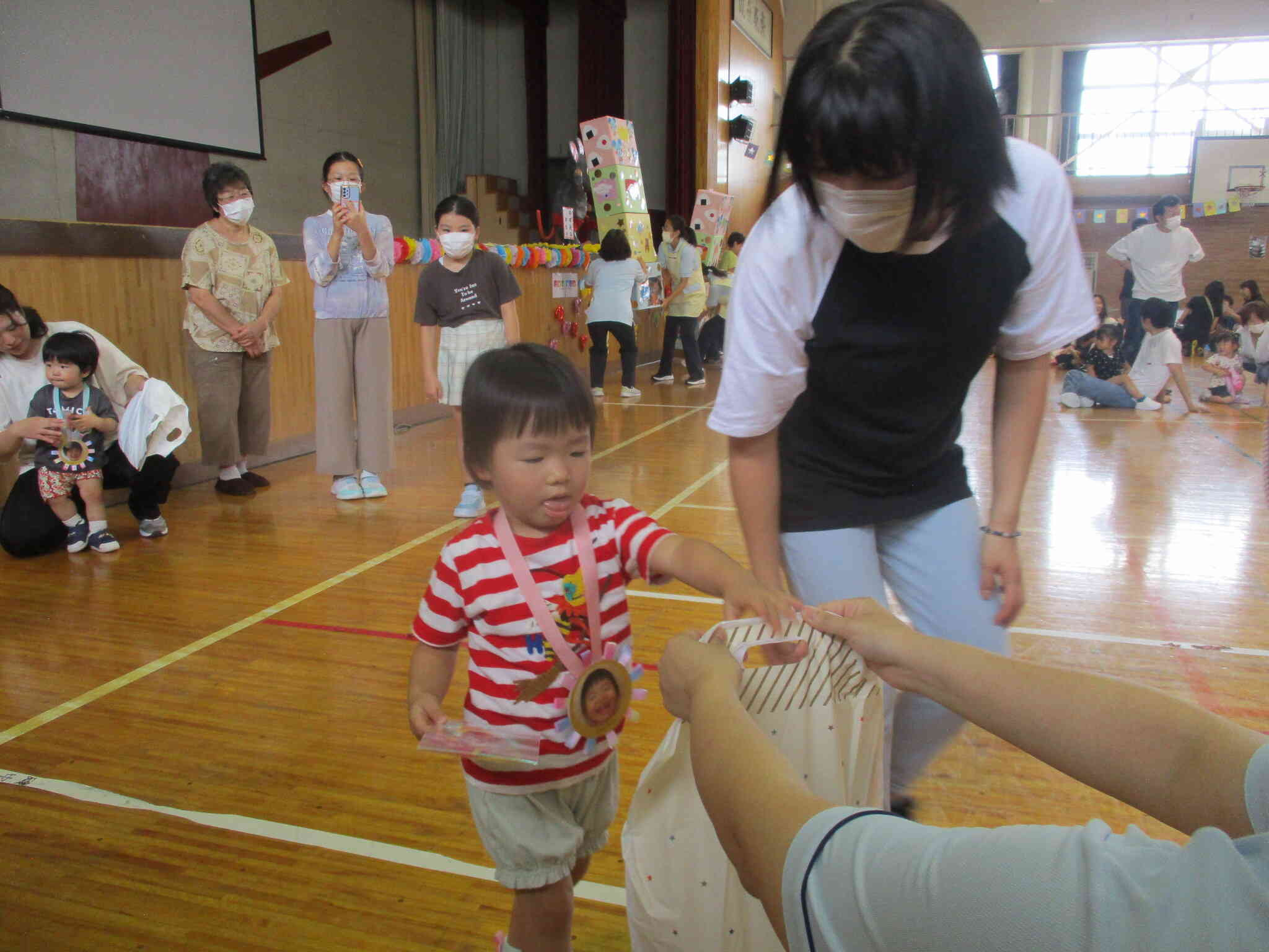 メダルとお土産嬉しいね。ありがとうございます！