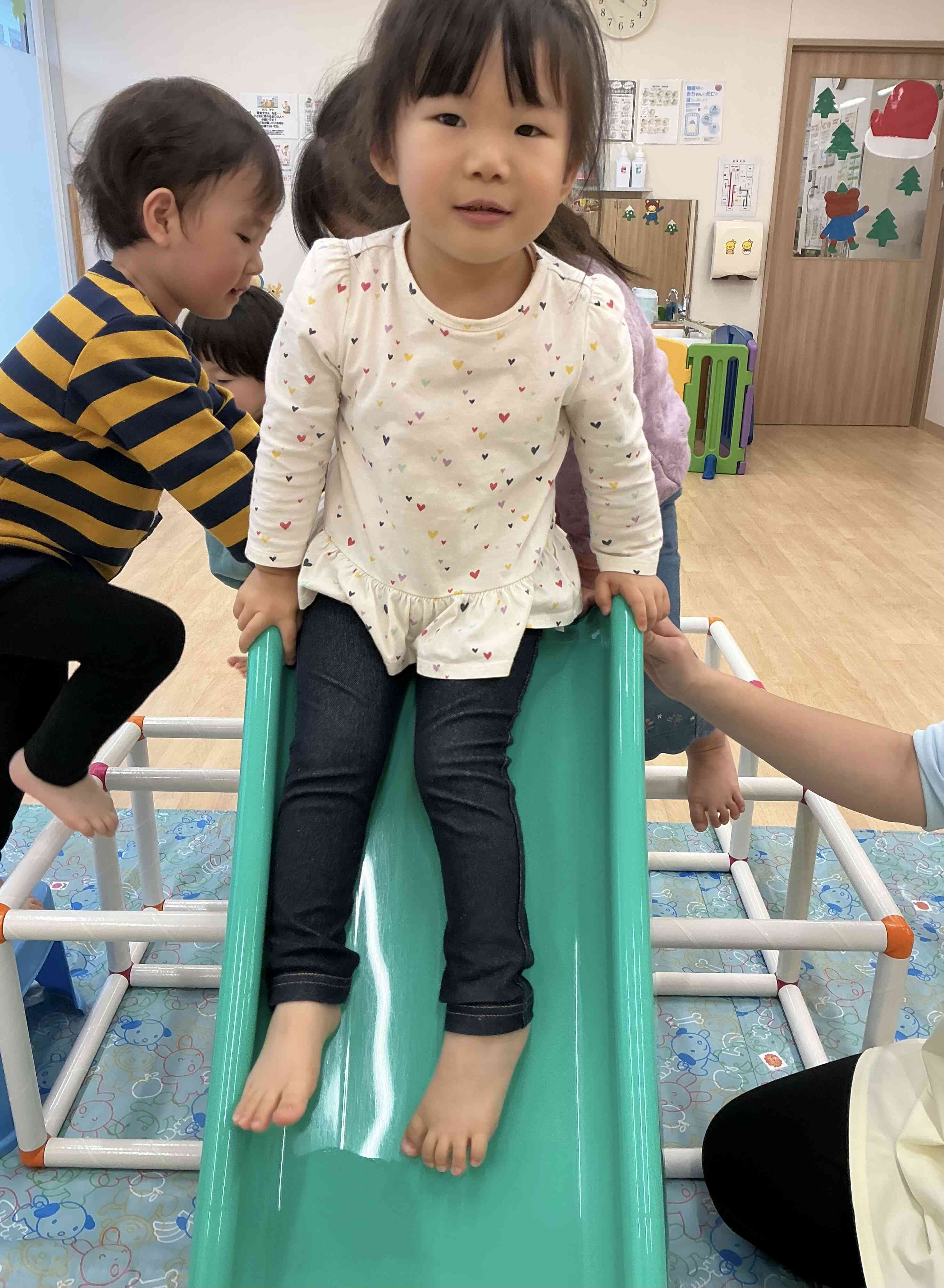 みんなでジャングルジムで遊んだよ！