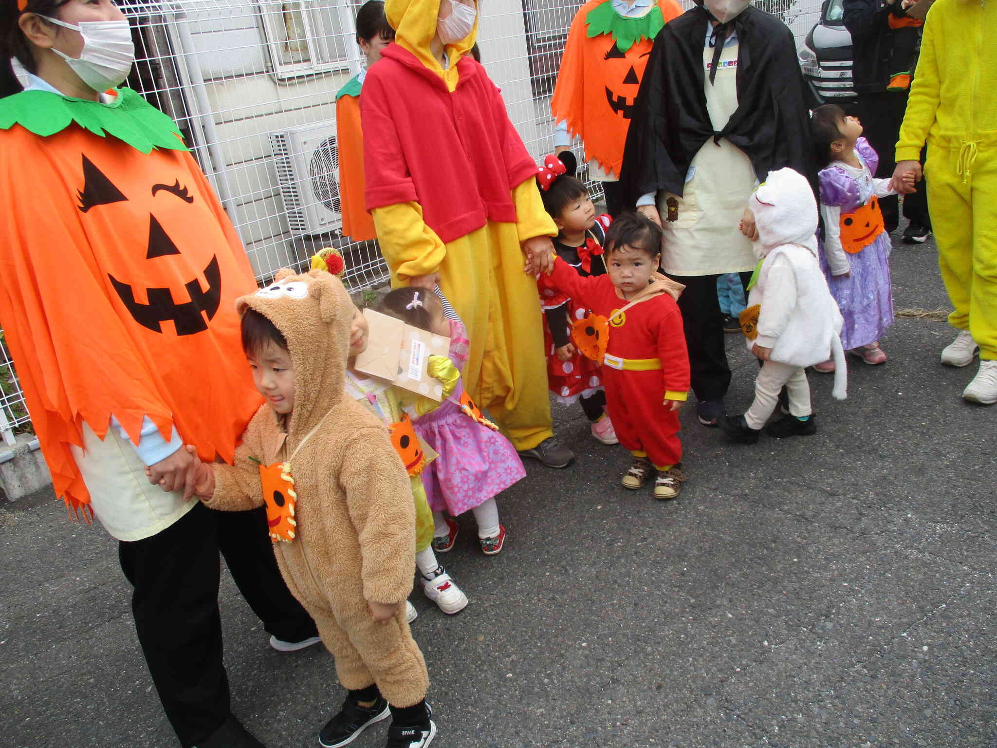 かぼちゃのバッグを持って出発！