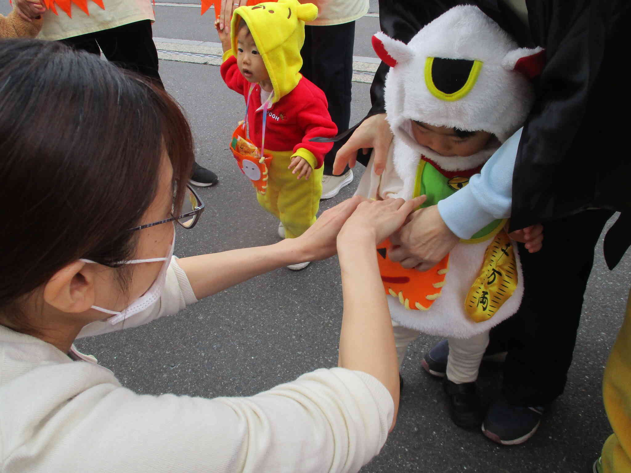 お菓子をバッグに入れてもらったよ！