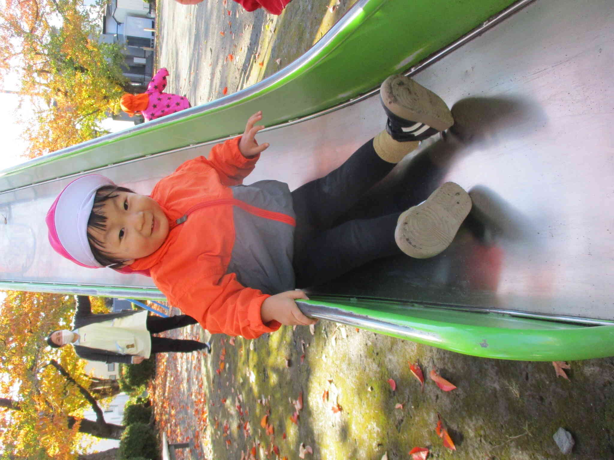 上手に滑り台できたよ！