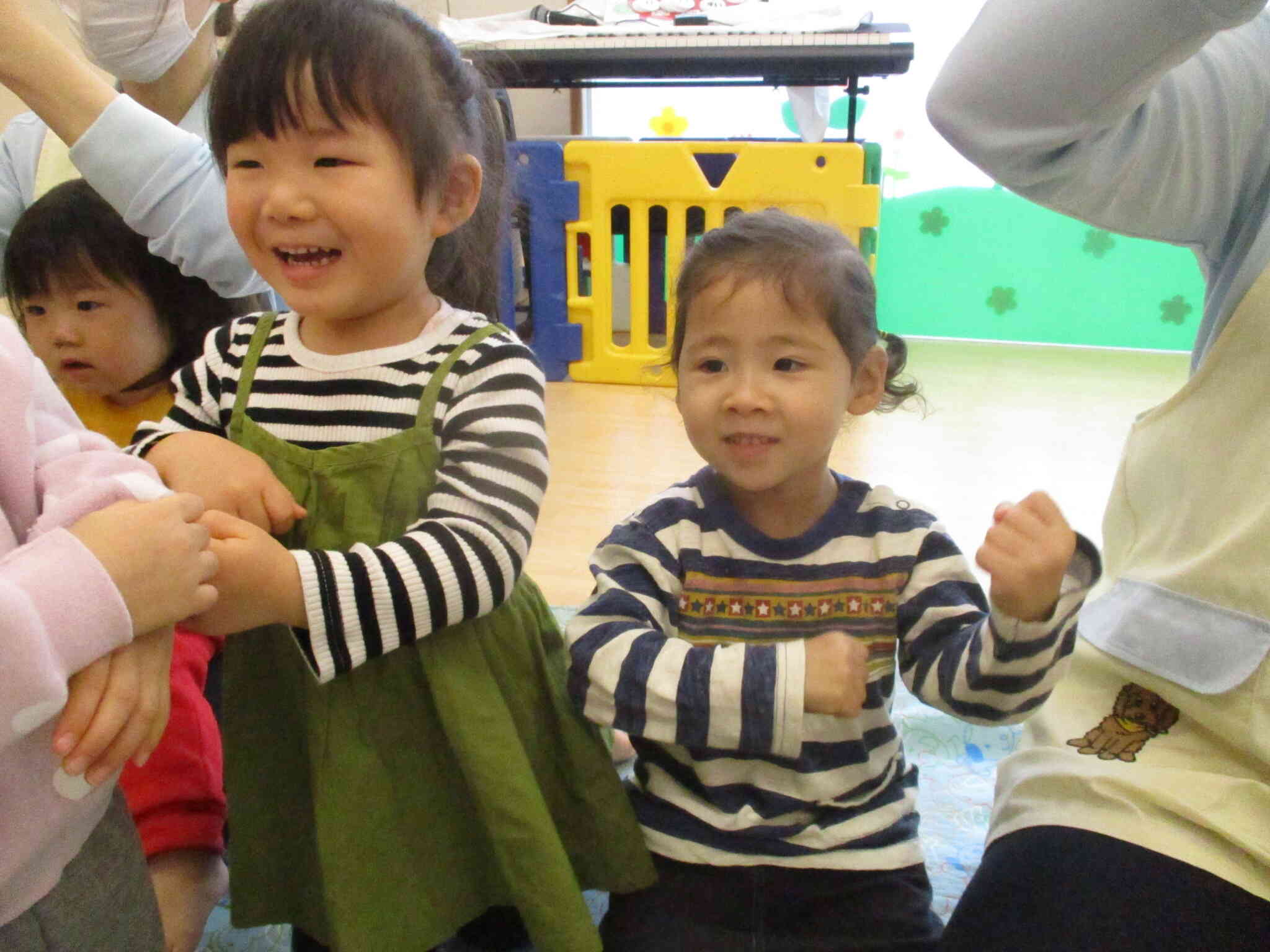 先生の隣で上手に踊れるかな？