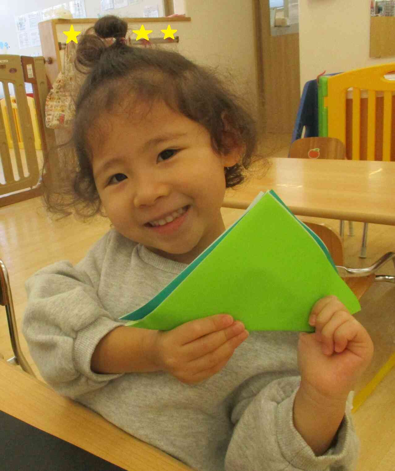 見て！一人で三角形に折れたよ。