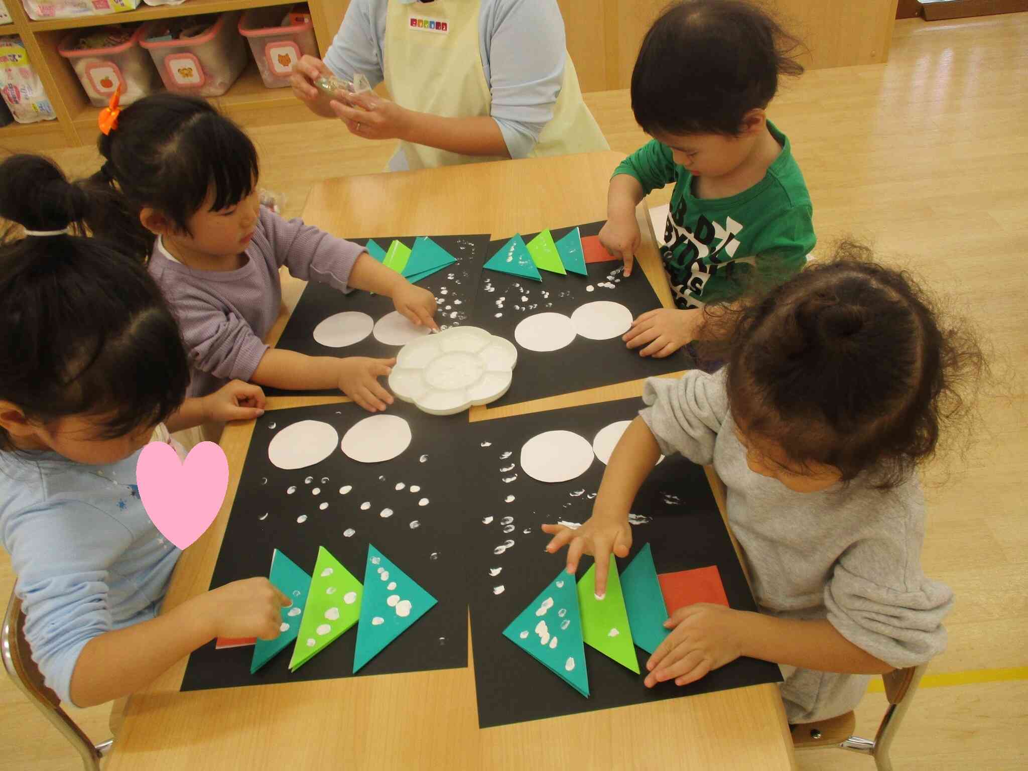 12月壁面製作　うさぎ組（2歳児）