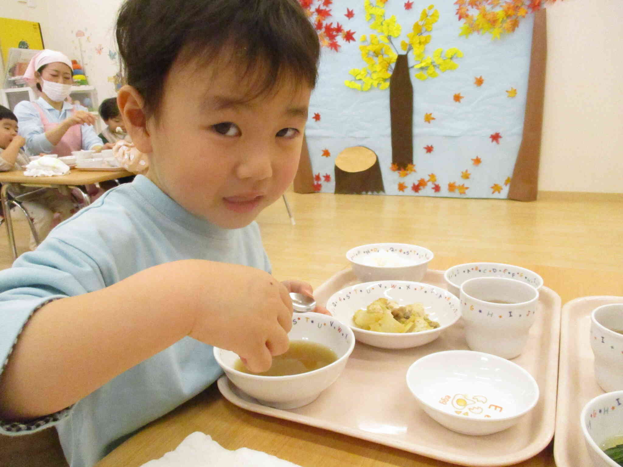 エプロンなしで上手に食べれるよ!