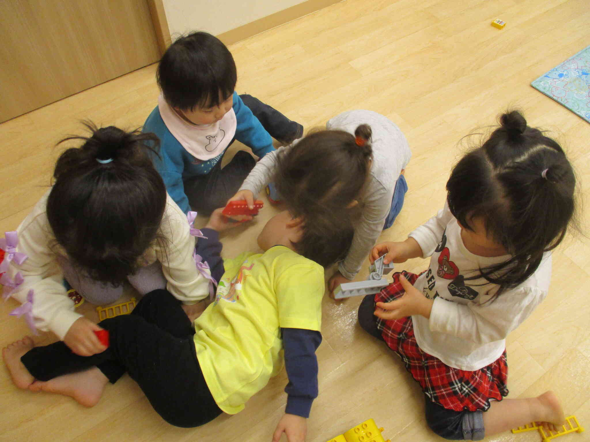 歯医者さんごっこしているよ！