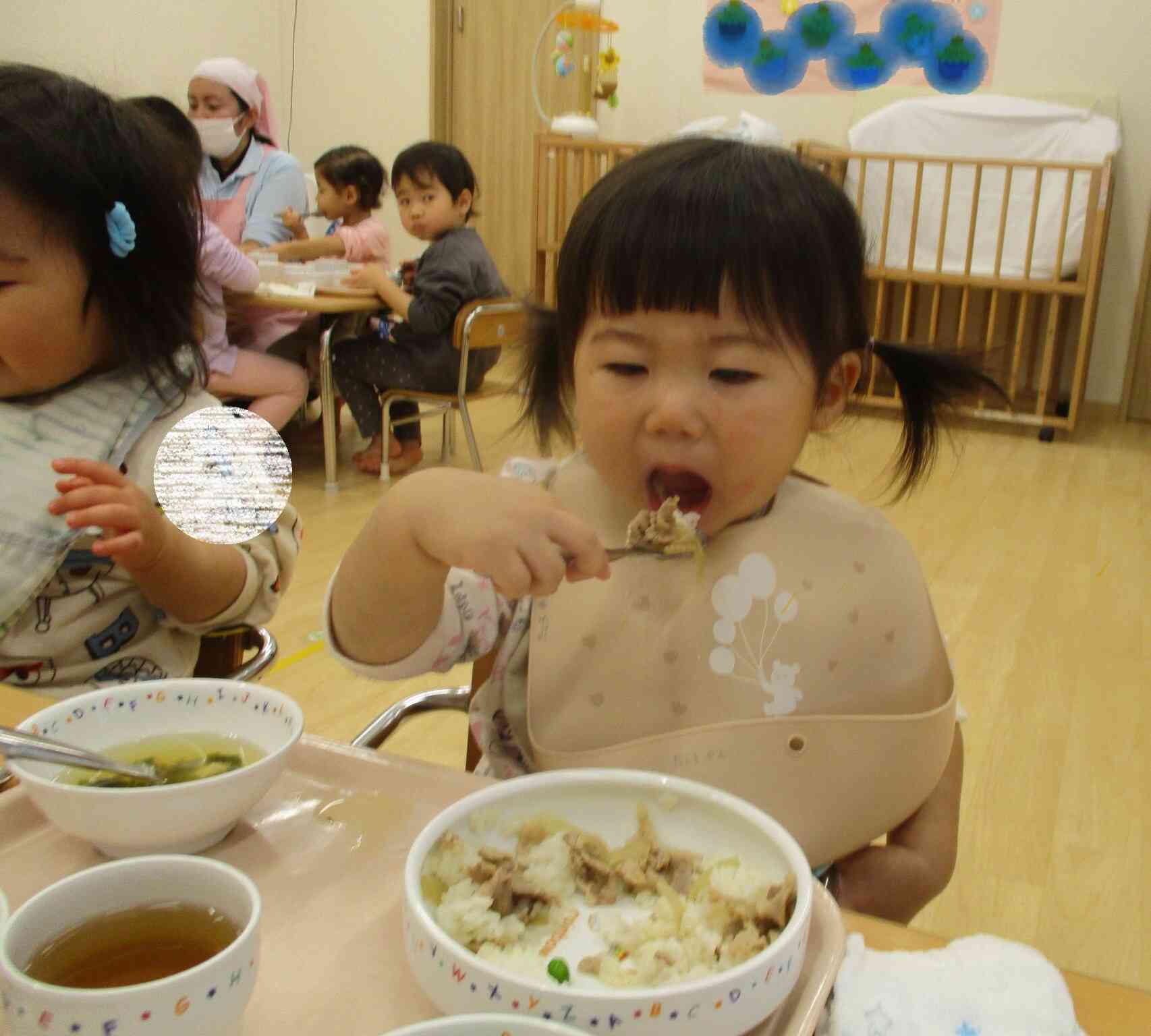 一人で上手に食べられるようになったよ。