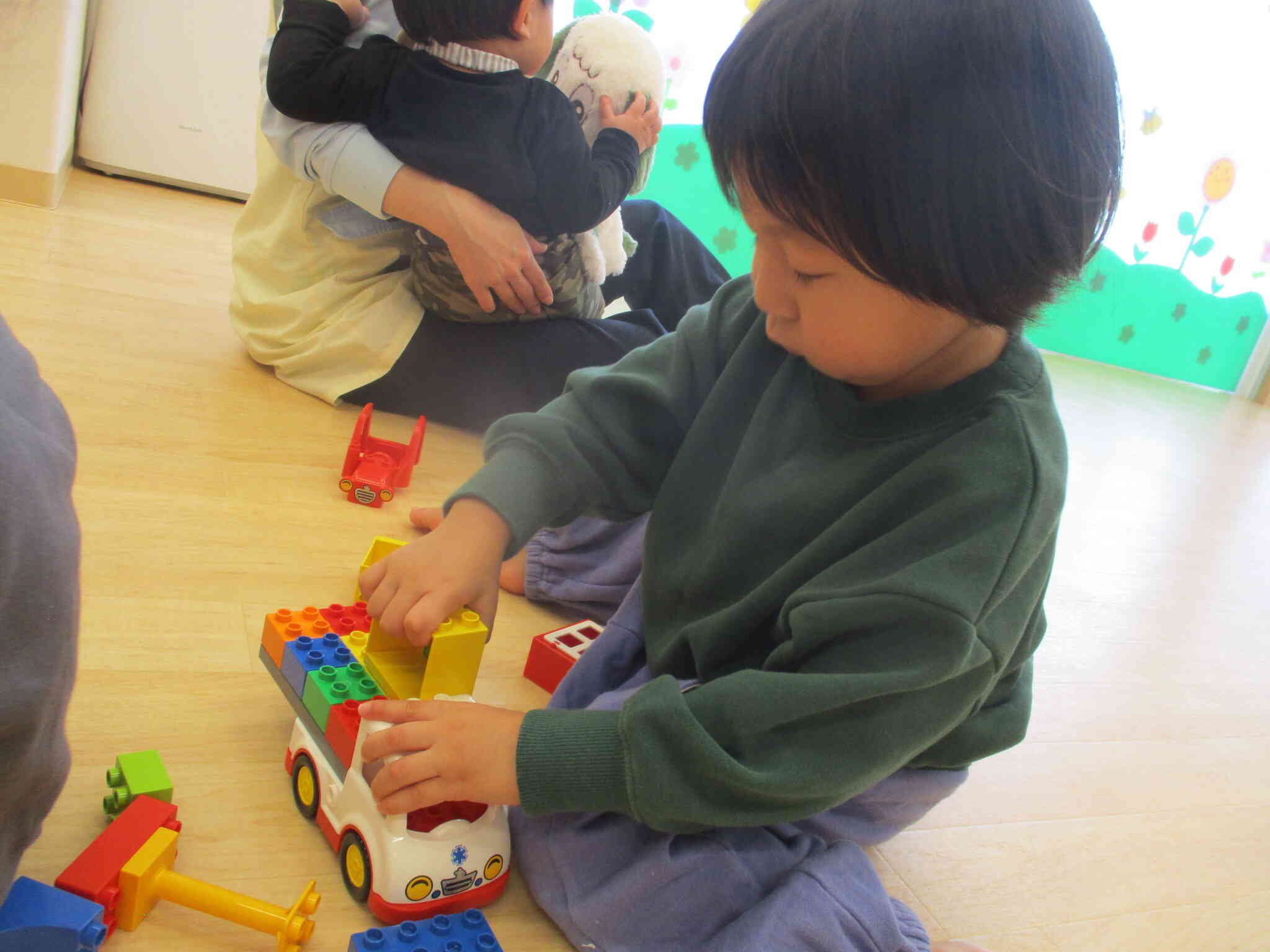 集中して車を作っていました。