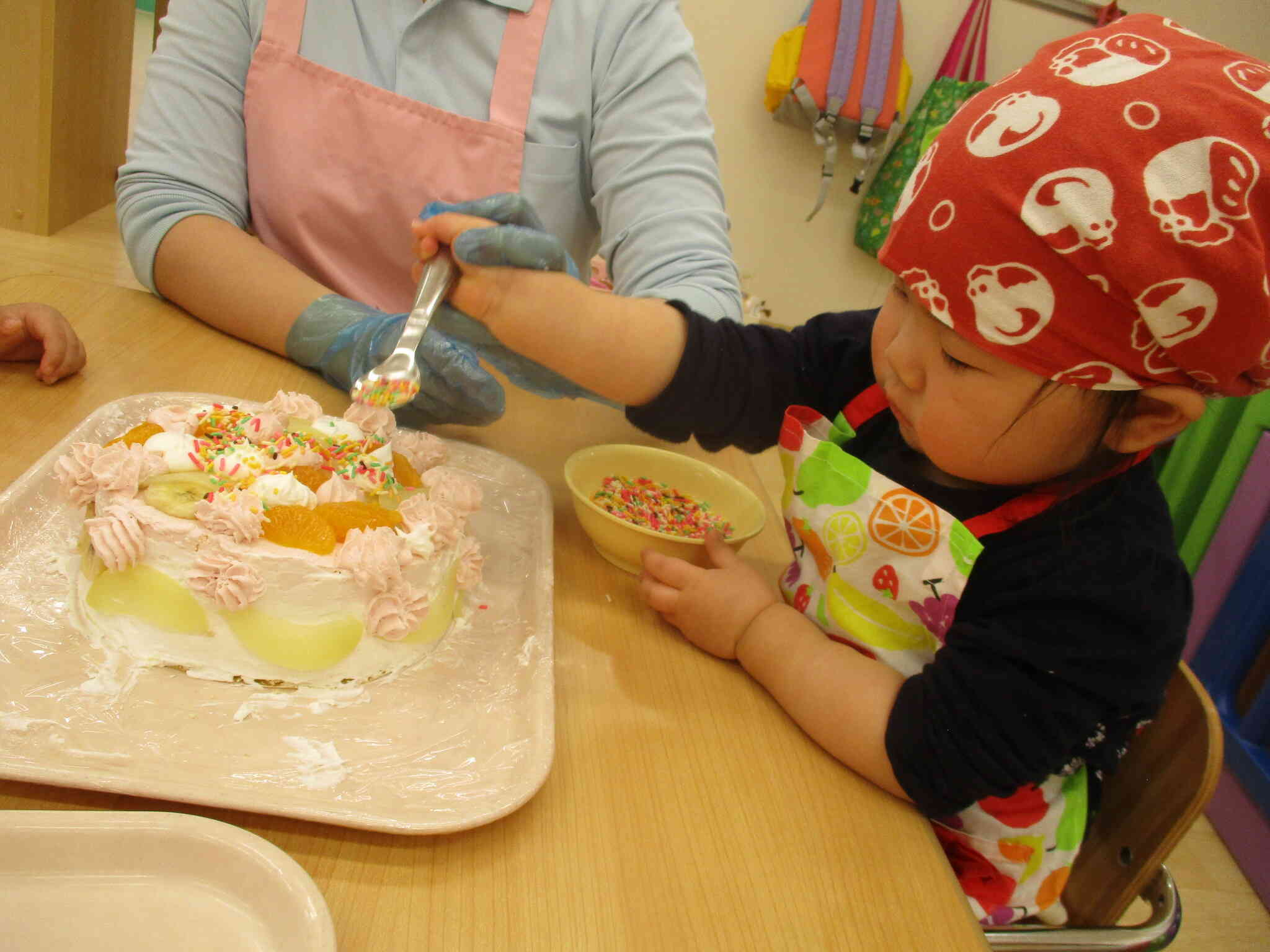 カラフルなトッピング楽しいね。ふりふりトッピングできたよ。