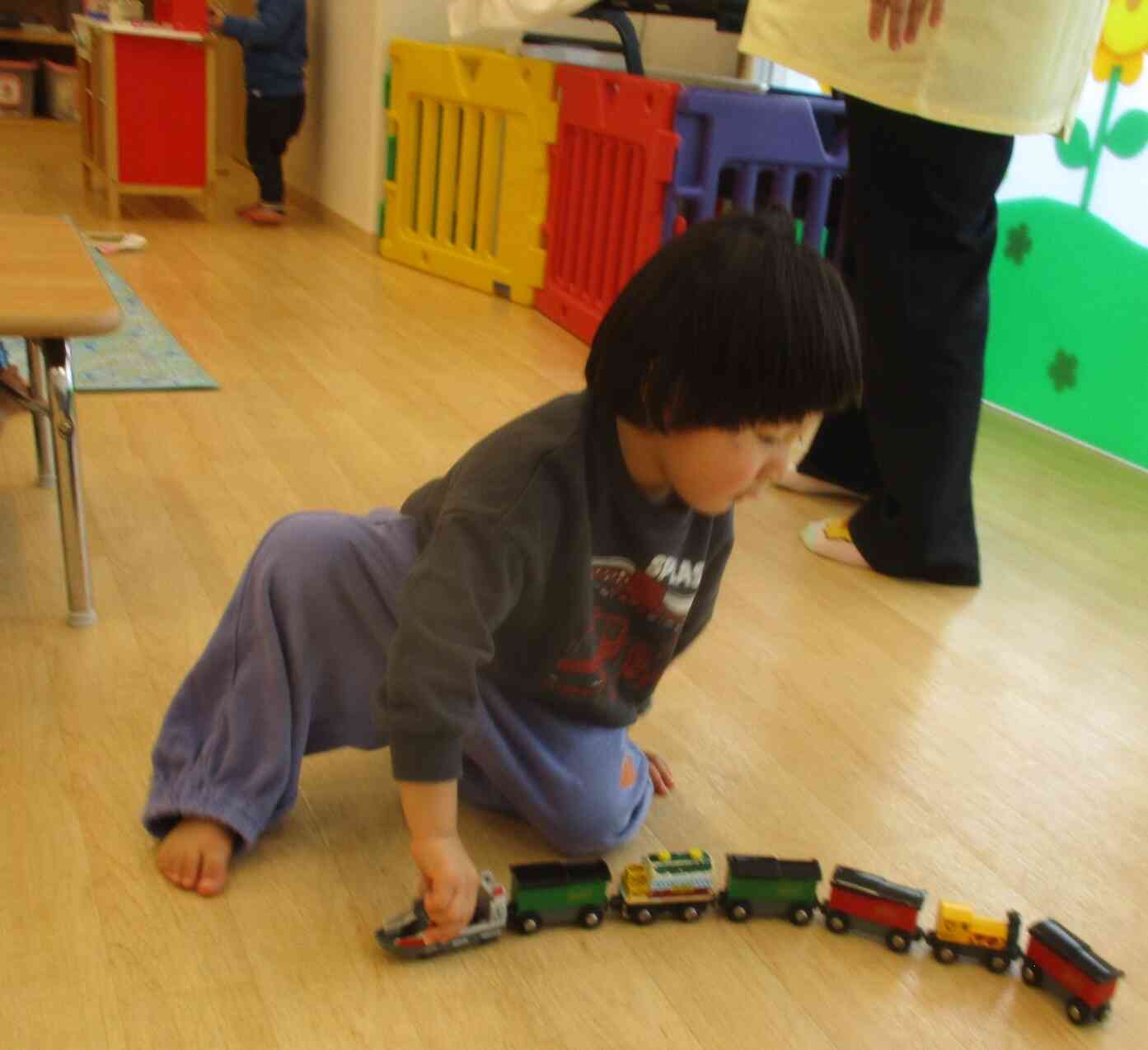 電車が通りまぁす