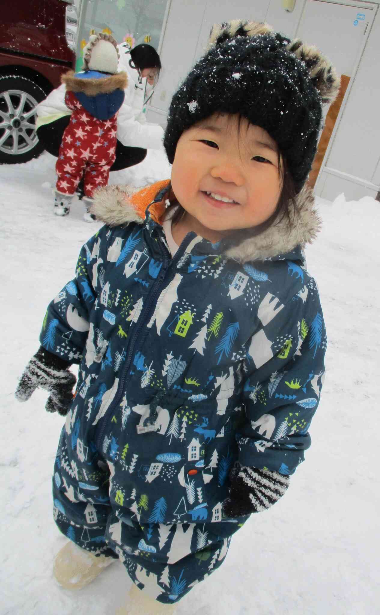 カメラに可愛い笑顔を見せてくれました。